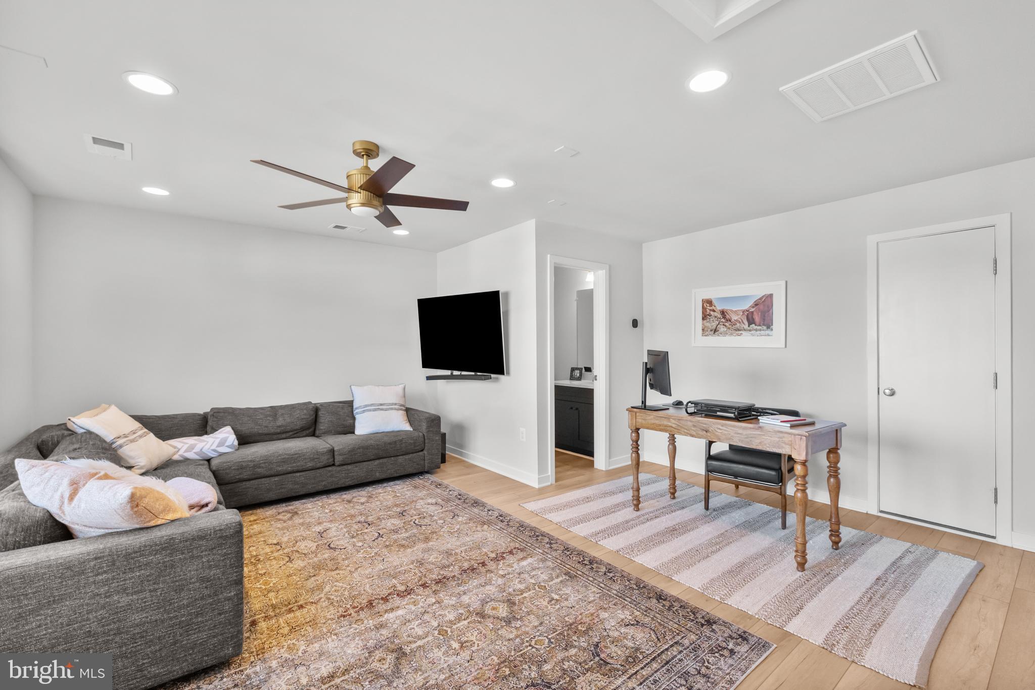 BRAMBLETON TOWN CENTER SOUTH - Residential