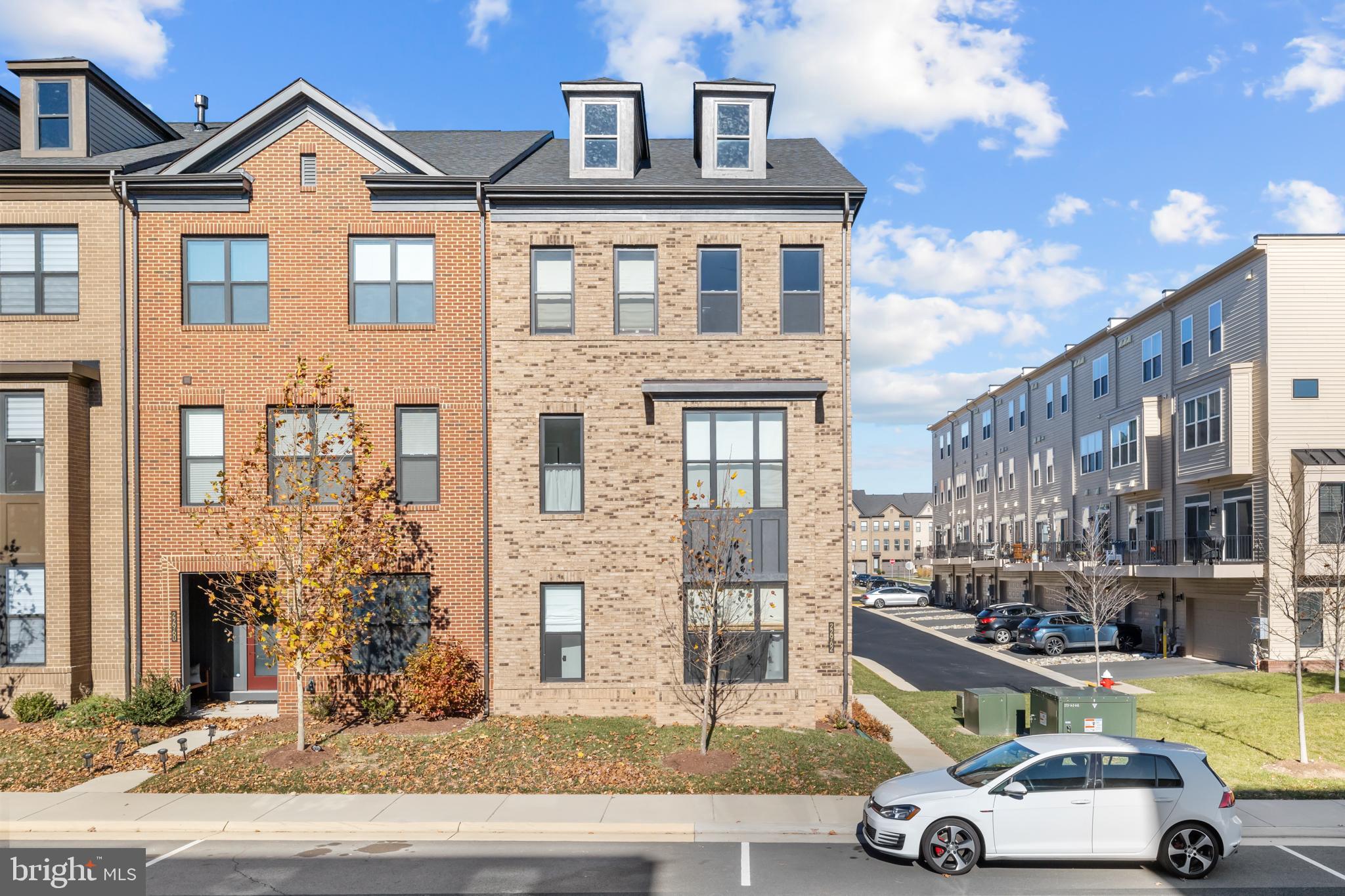 BRAMBLETON TOWN CENTER SOUTH - Residential