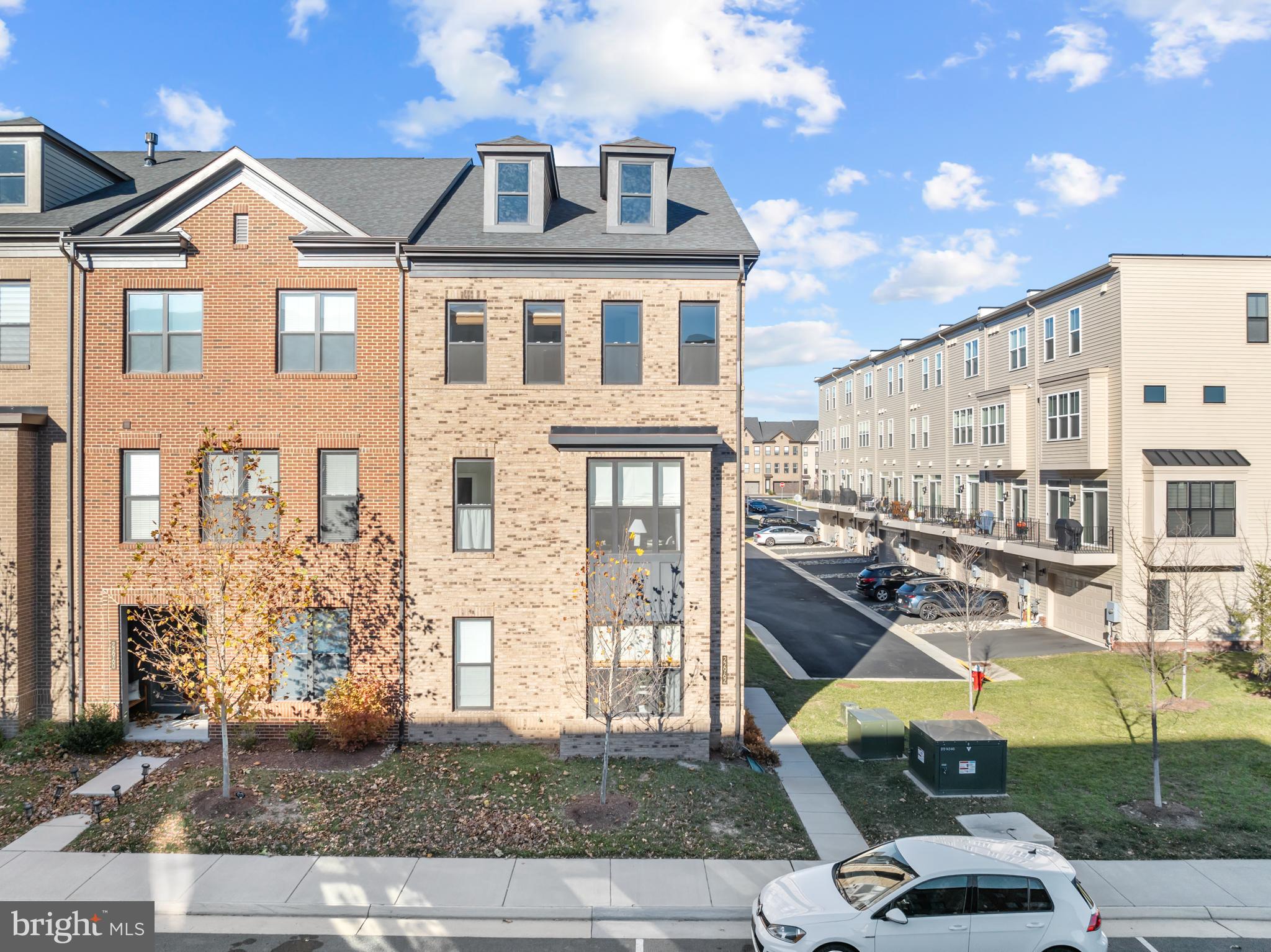 22962 SULLIVANS COVE SQUARE