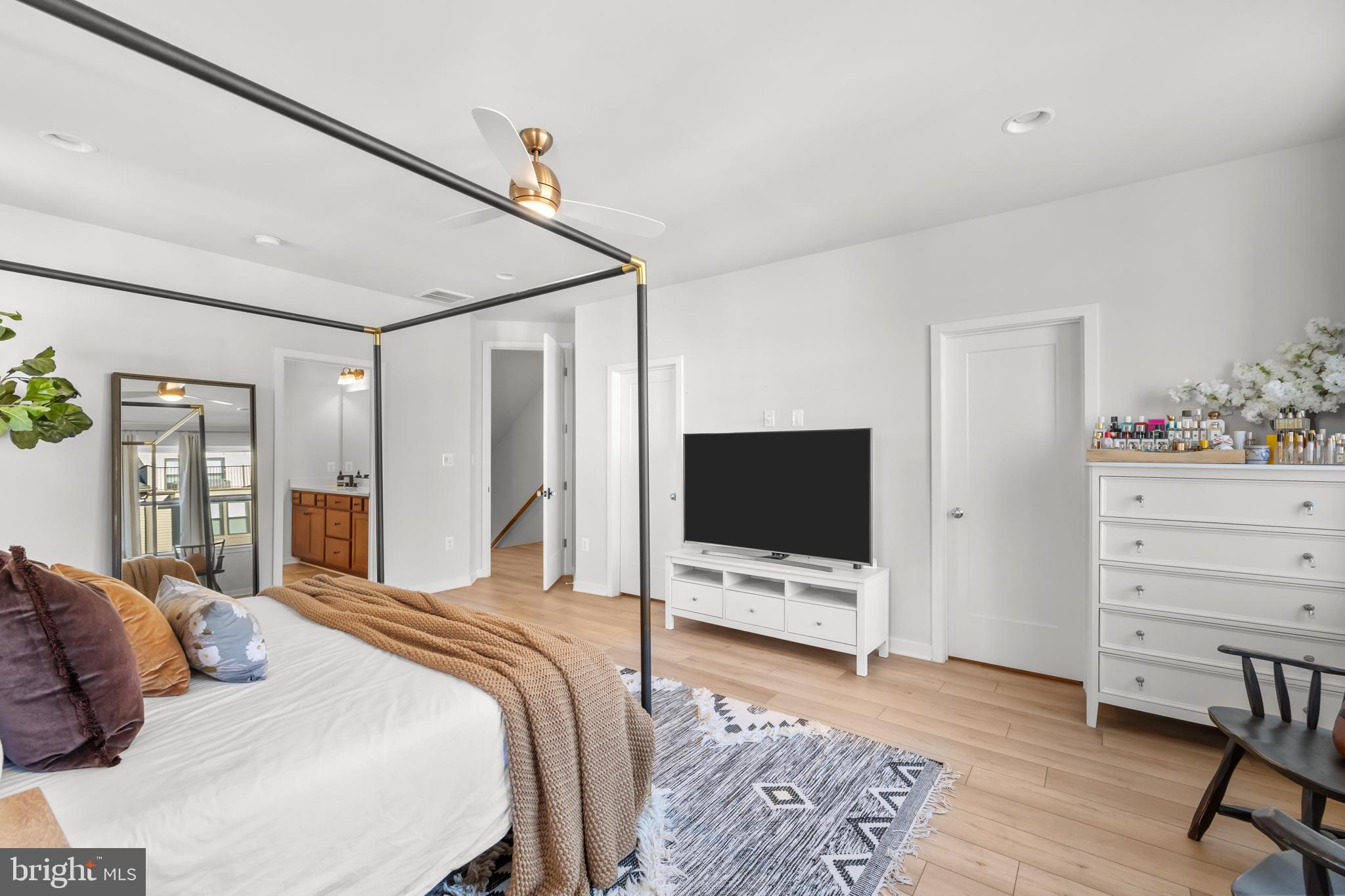 BRAMBLETON TOWN CENTER SOUTH - Residential