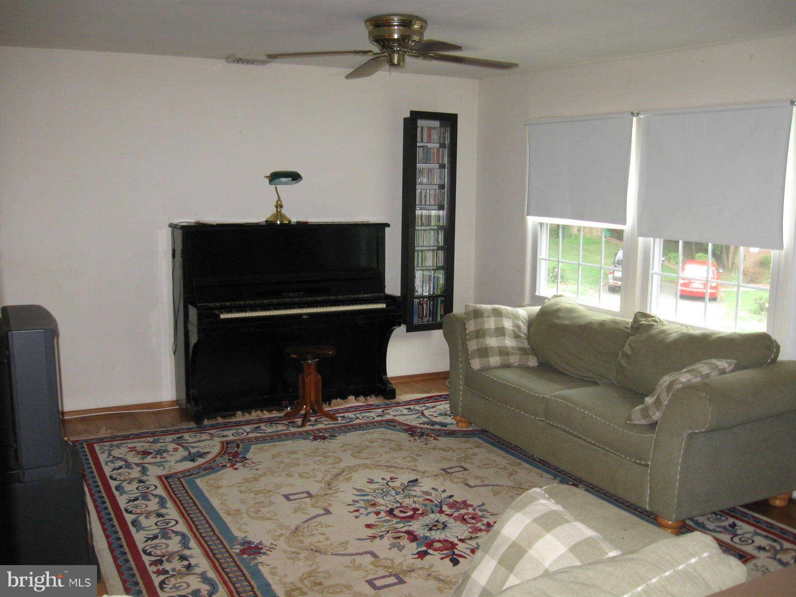 DALE CITY - Residential Lease