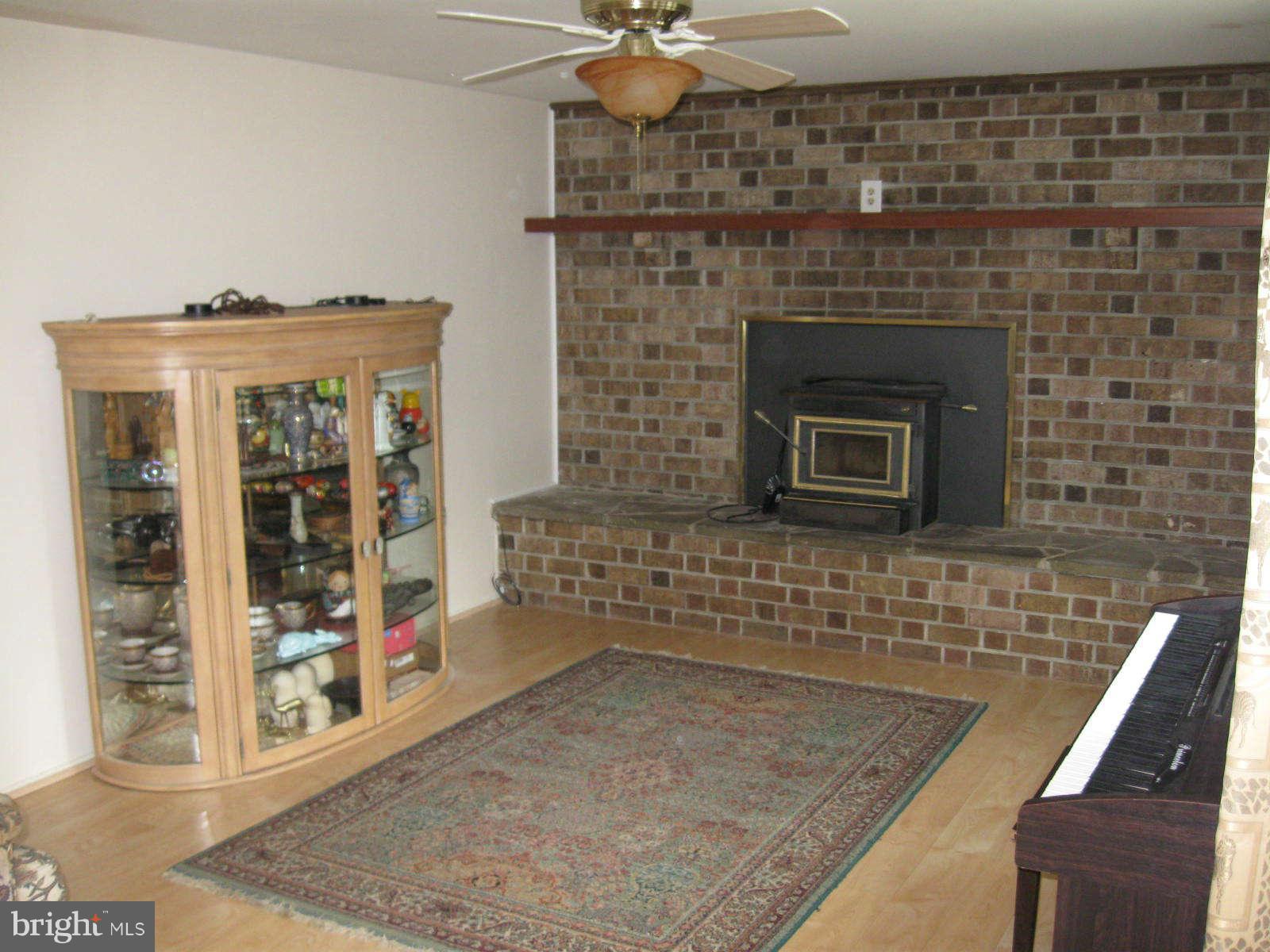 DALE CITY - Residential Lease