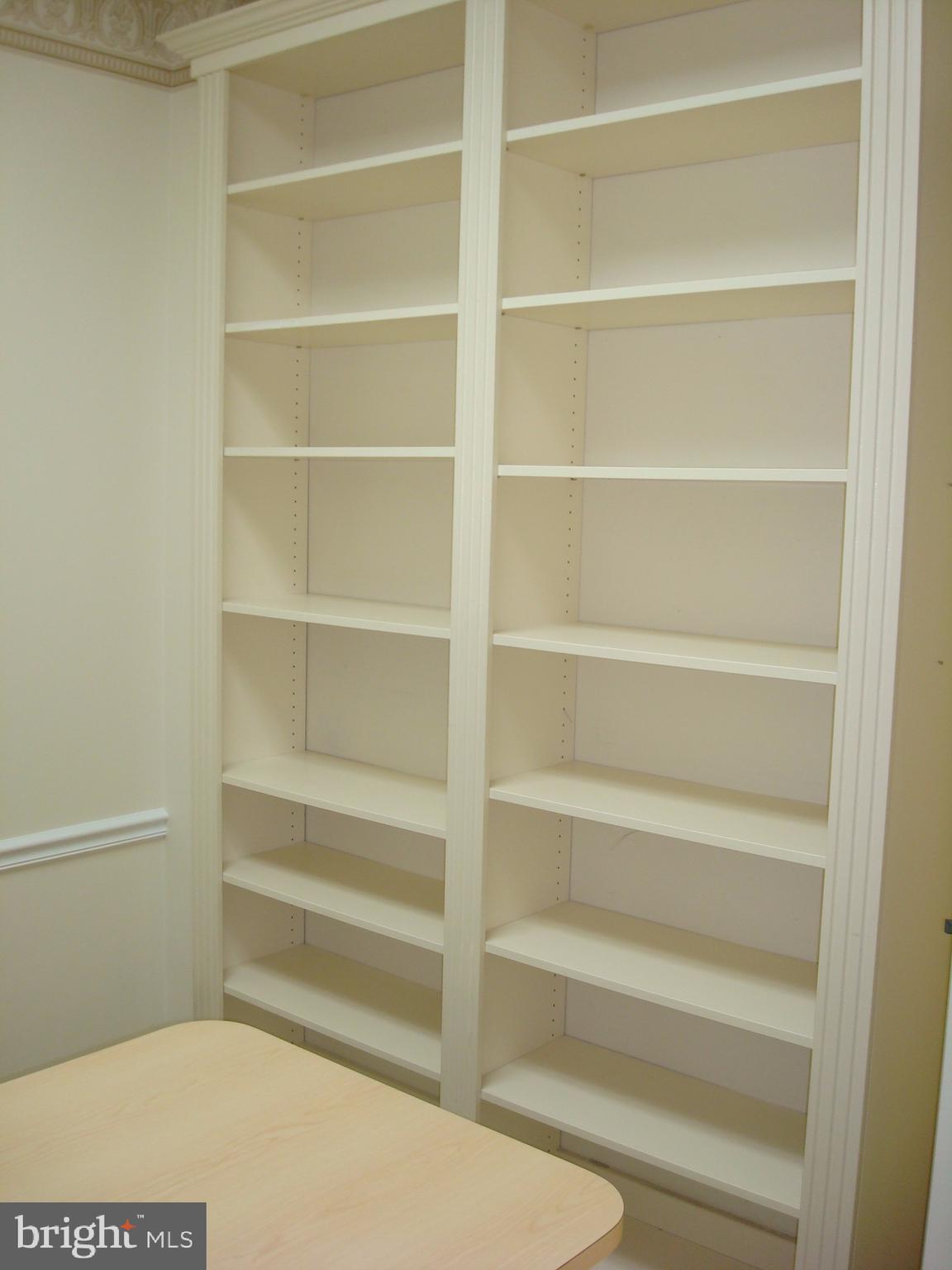 MOUNT ZEPHYR - Commercial Sale