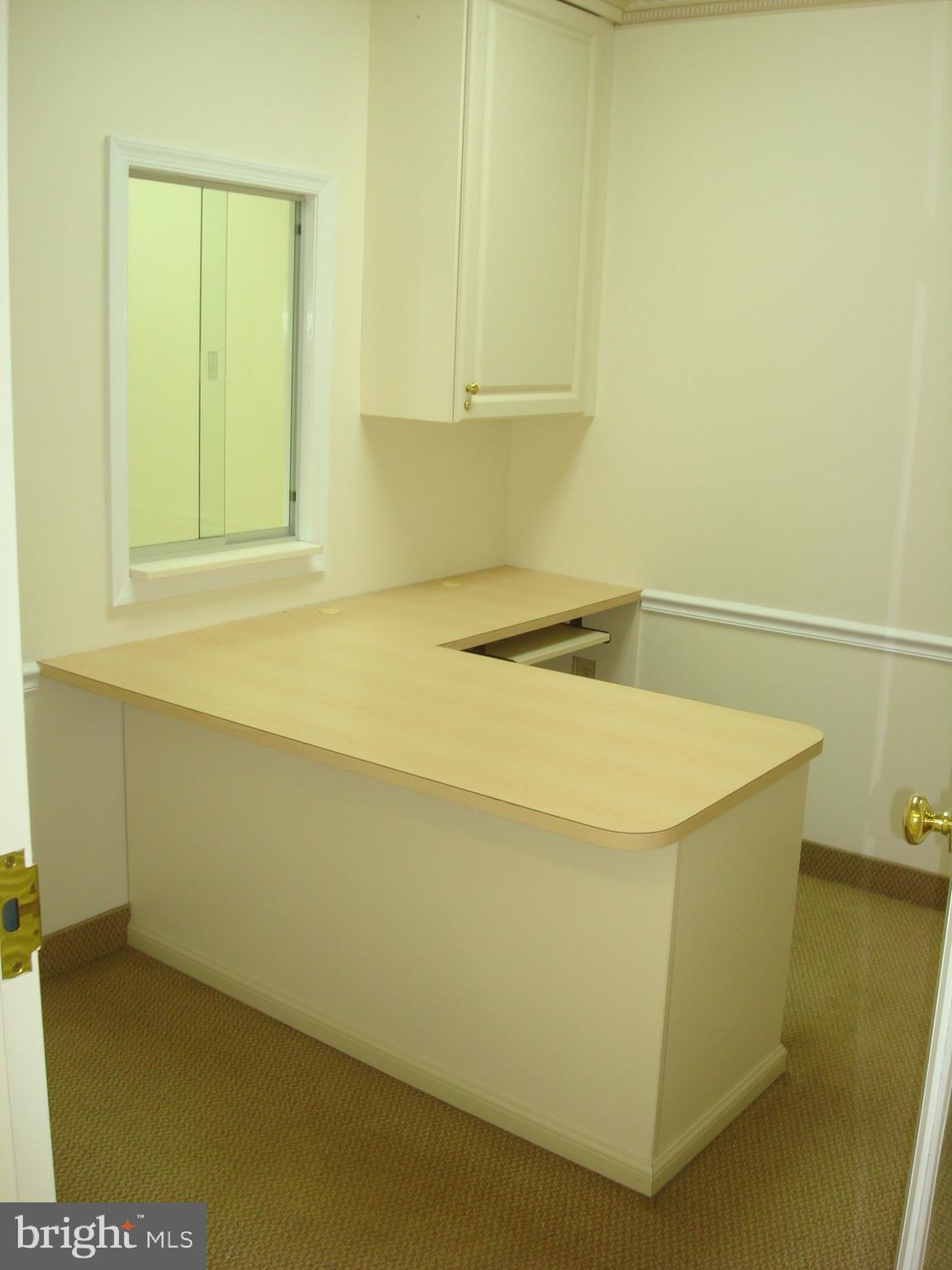 MOUNT ZEPHYR - Commercial Sale