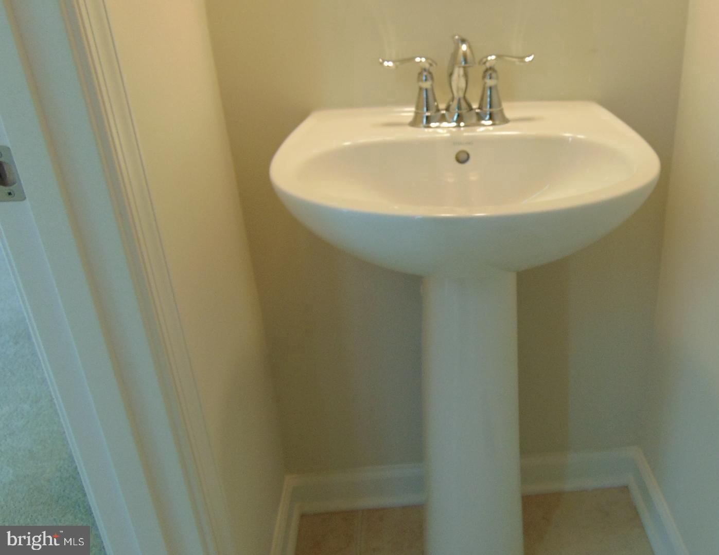 HIGHGATE VILLAGE - Residential Lease