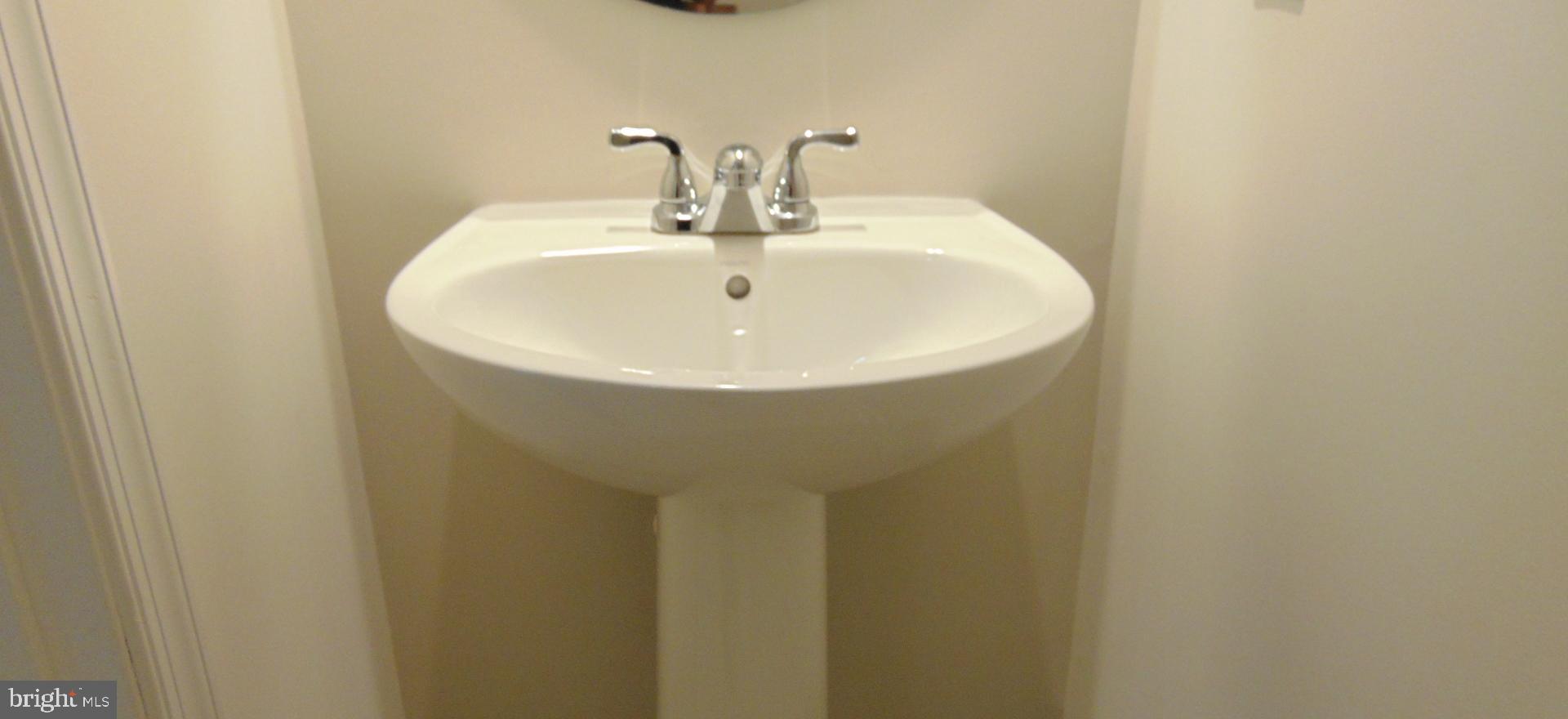 HIGHGATE VILLAGE - Residential Lease