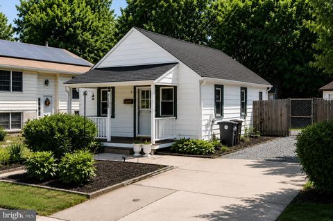 Photo of 125 Charles Street, ROCKVILLE, MD 20850 (MLS # MDMC2237734)