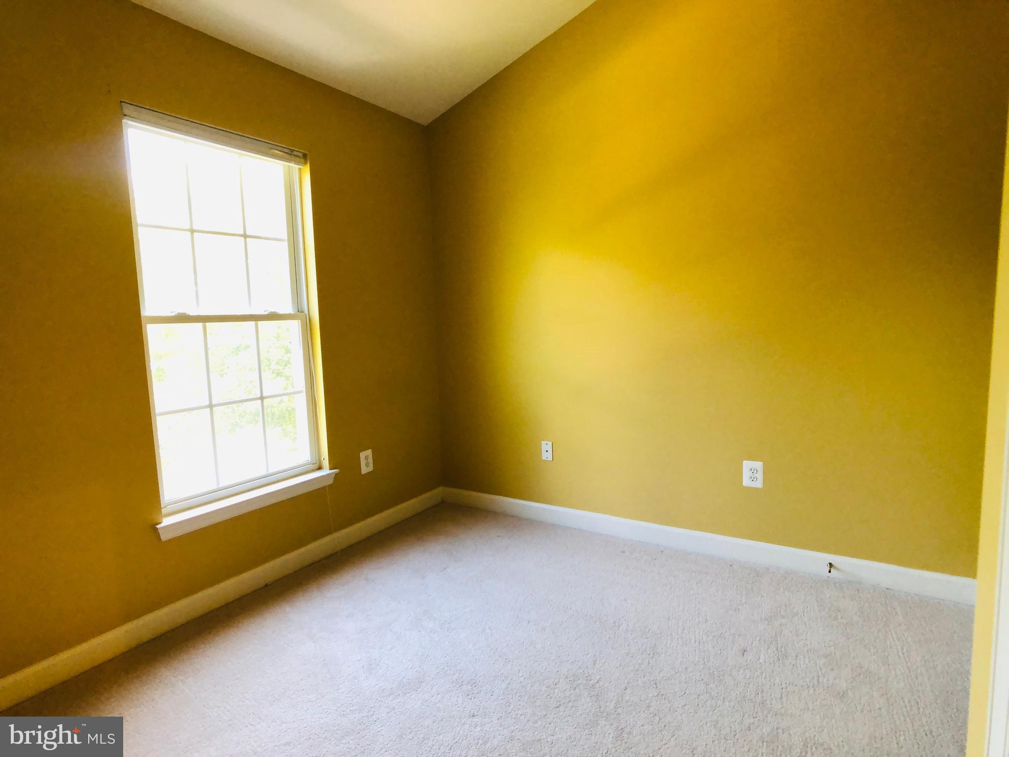 FAIRFAX CENTER LANDBAY - Residential Lease