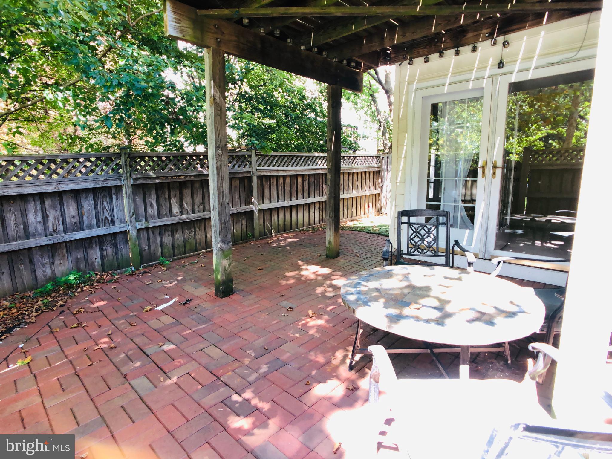 FAIRFAX CENTER LANDBAY - Residential Lease