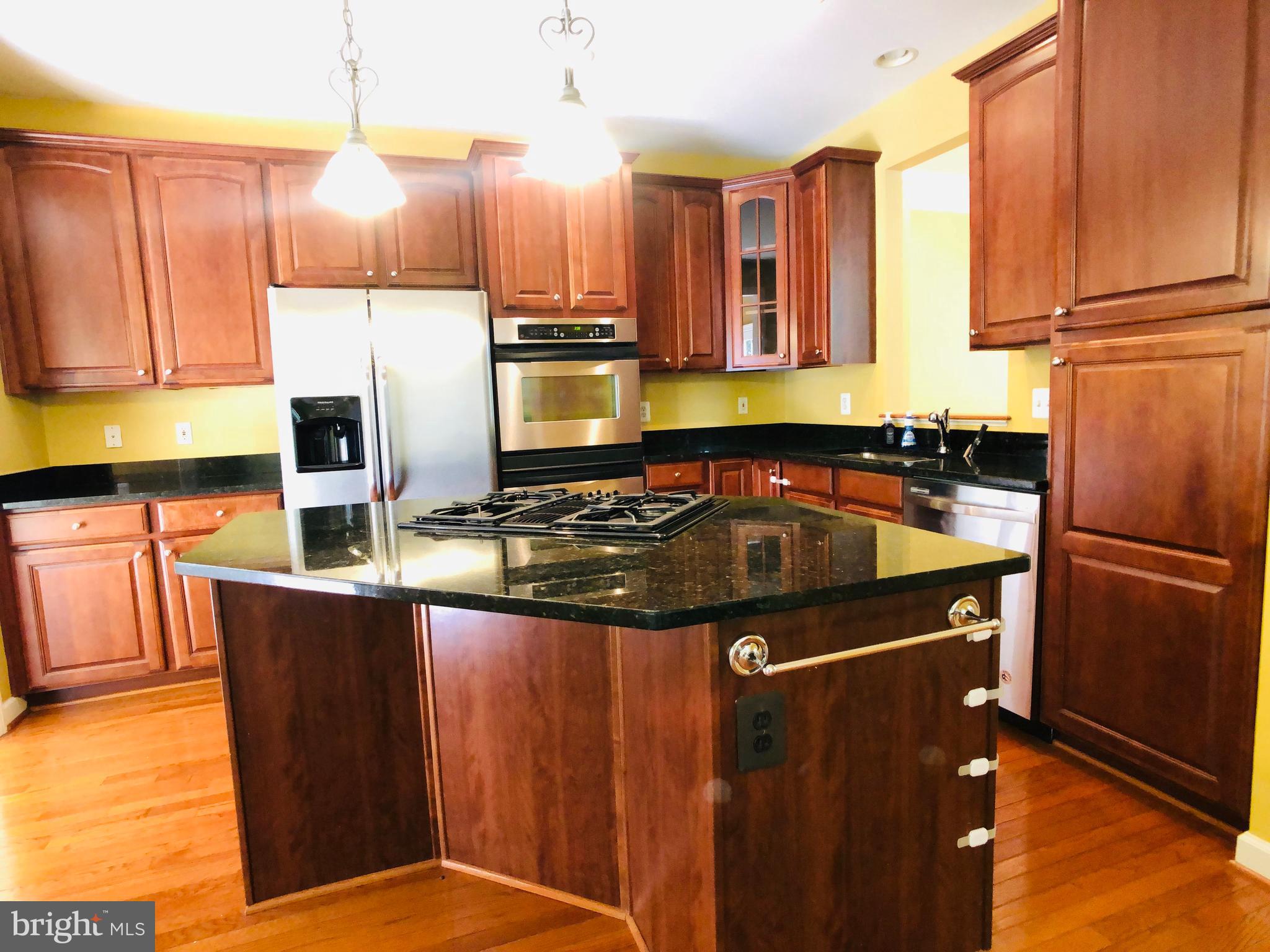 FAIRFAX CENTER LANDBAY - Residential Lease