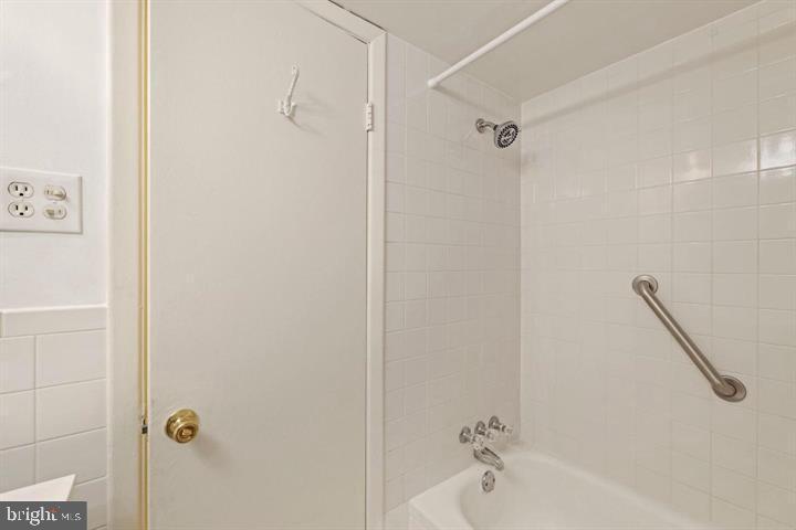 BETHESDA PARK - Residential Lease