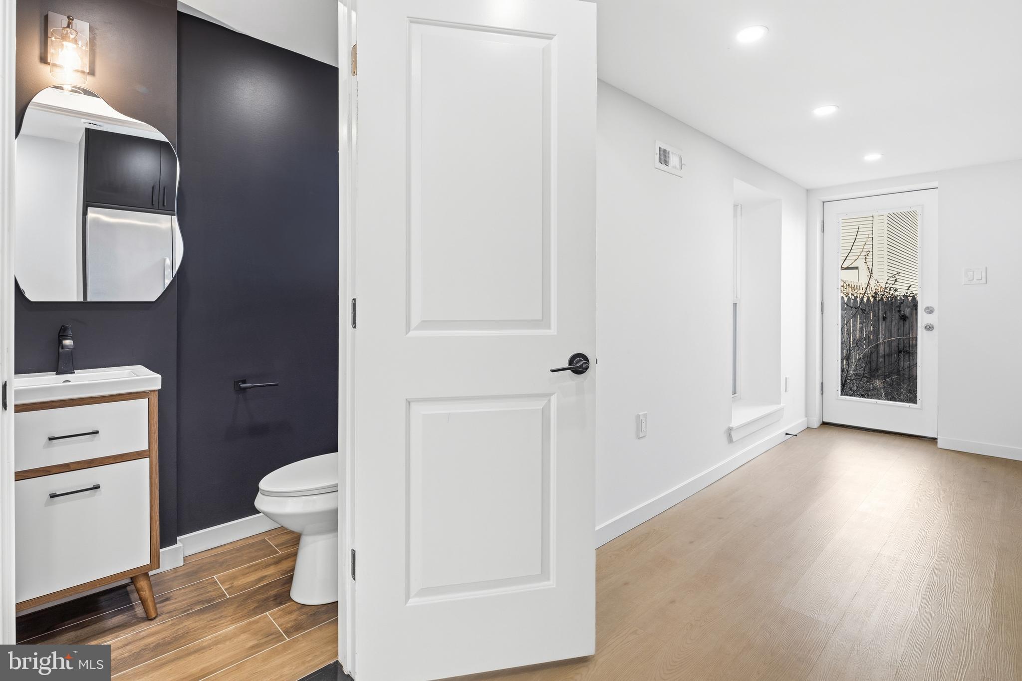 EAST KENSINGTON - Residential