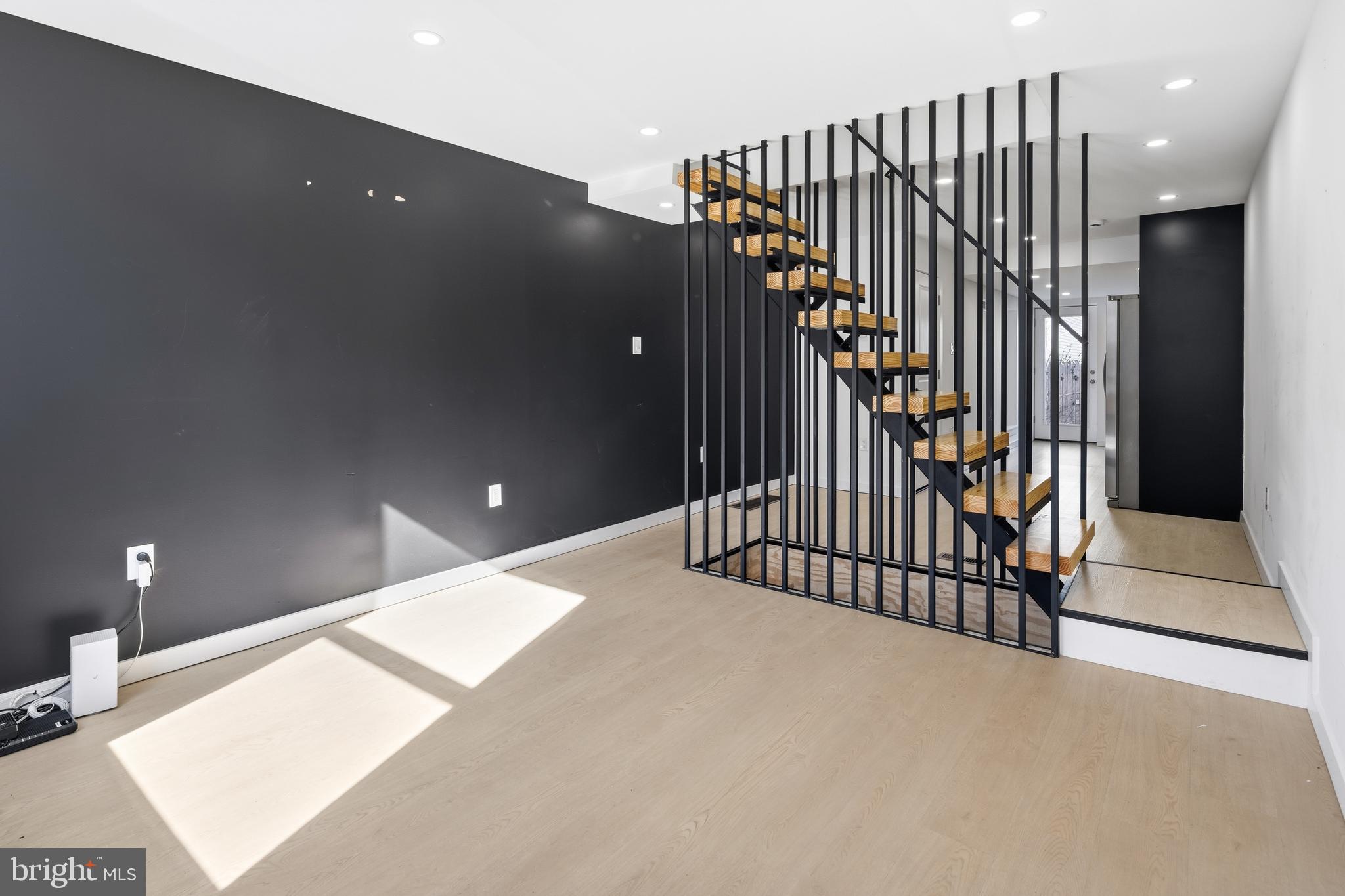 1819 E ALBERT STREET