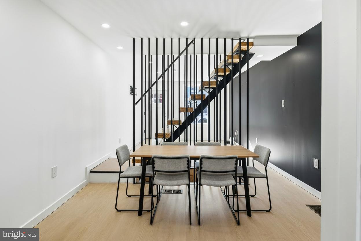 1819 E ALBERT STREET