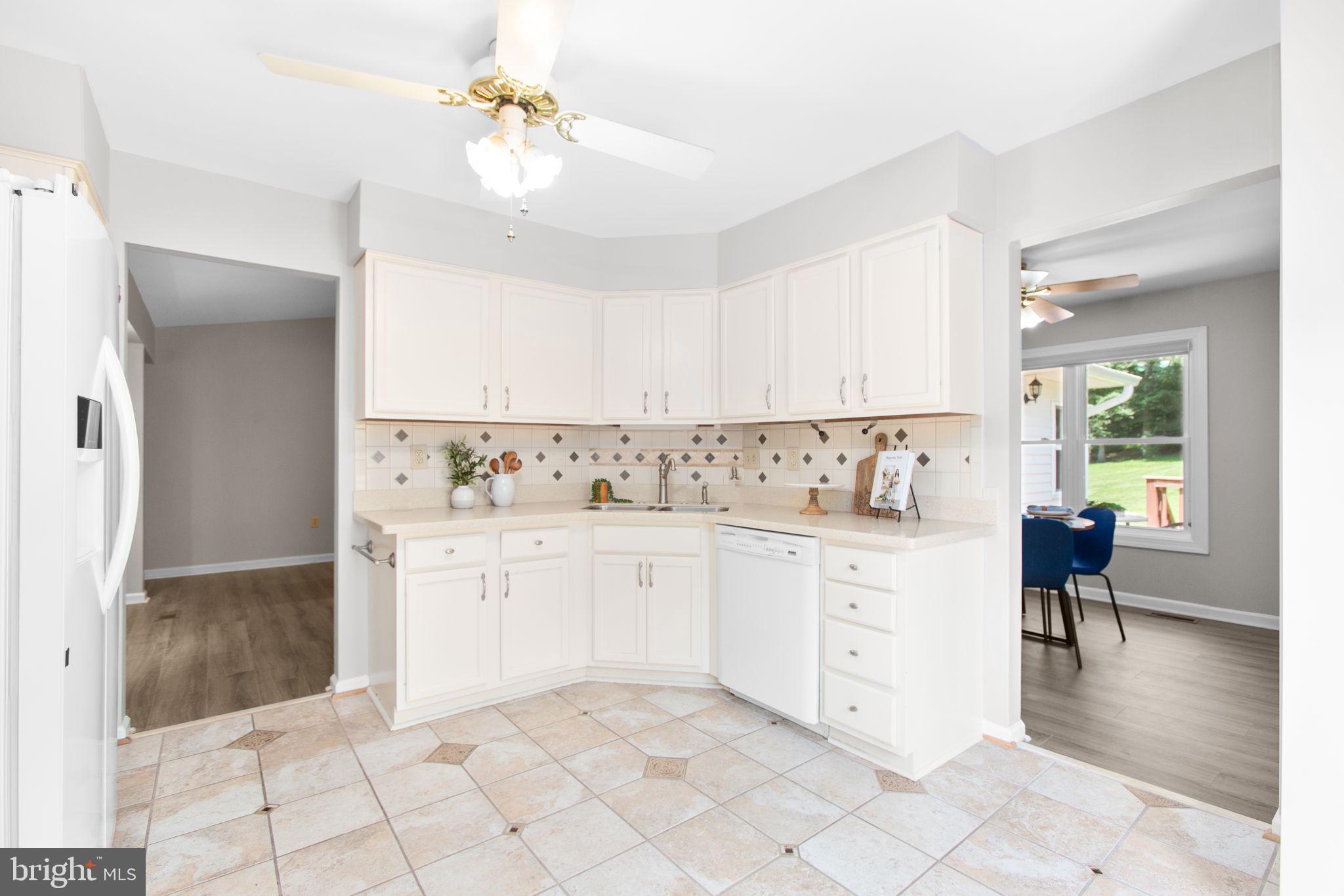 RED ROSE VILLAGE - Residential