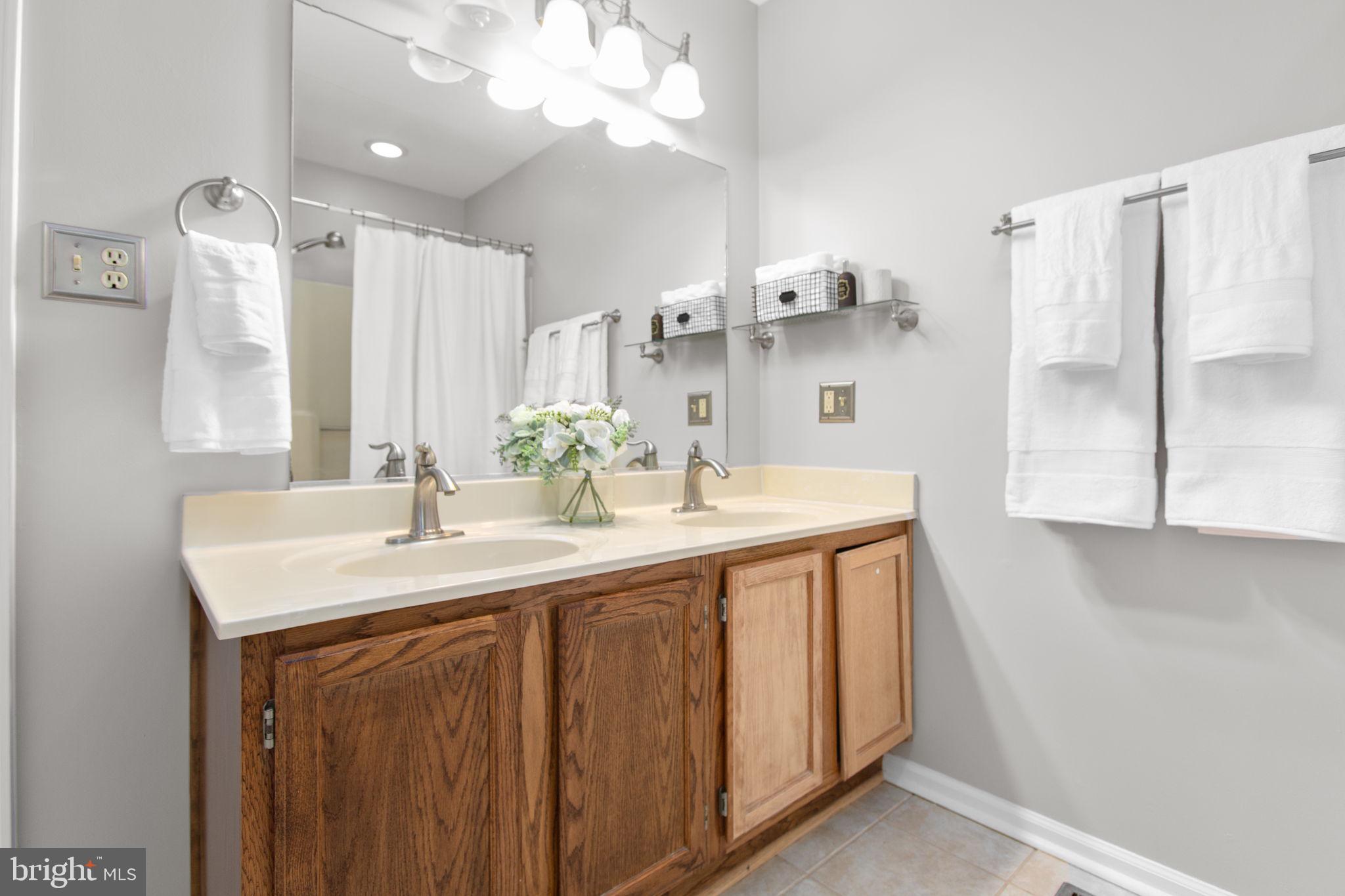 RED ROSE VILLAGE - Residential