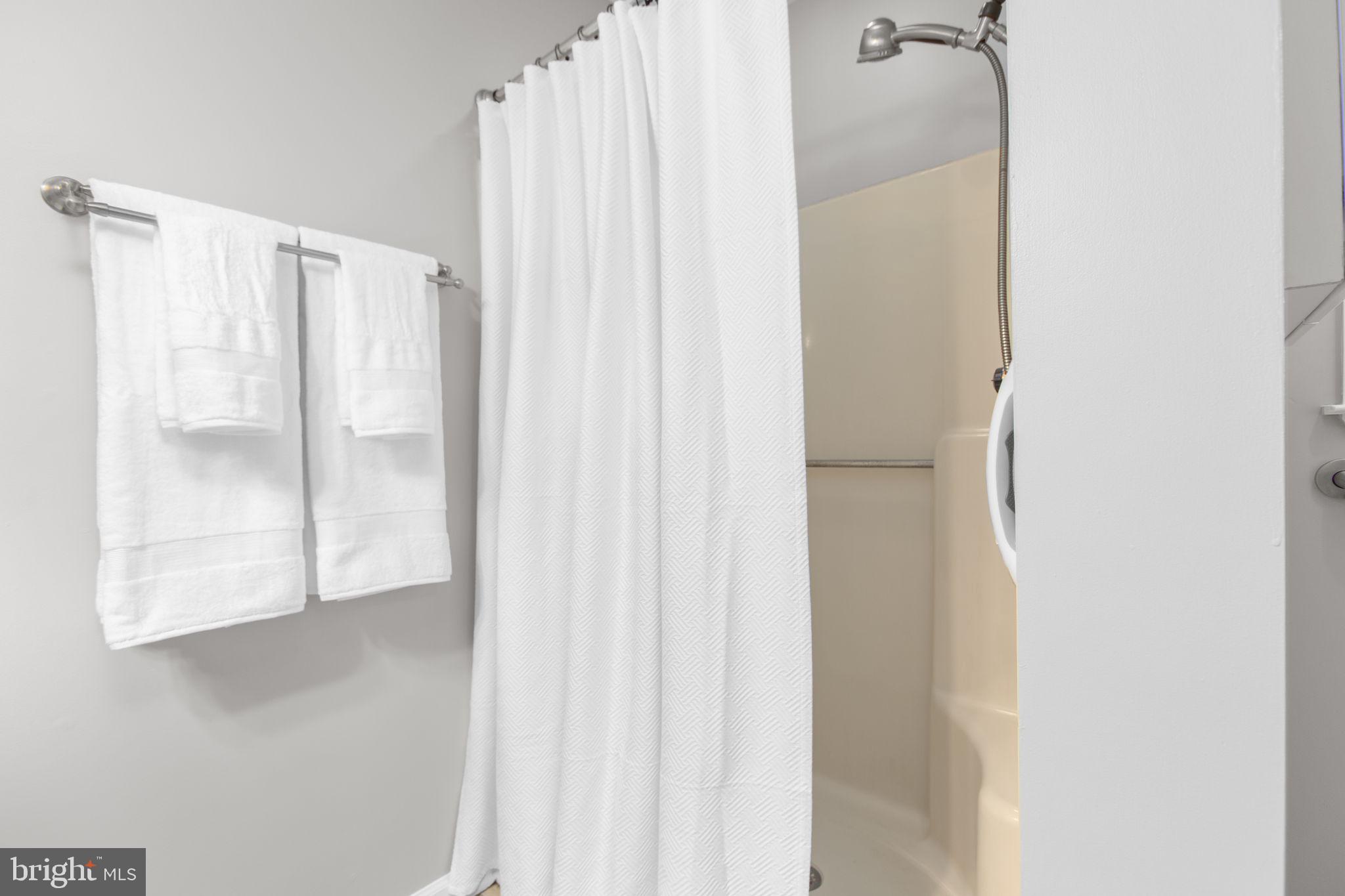 RED ROSE VILLAGE - Residential