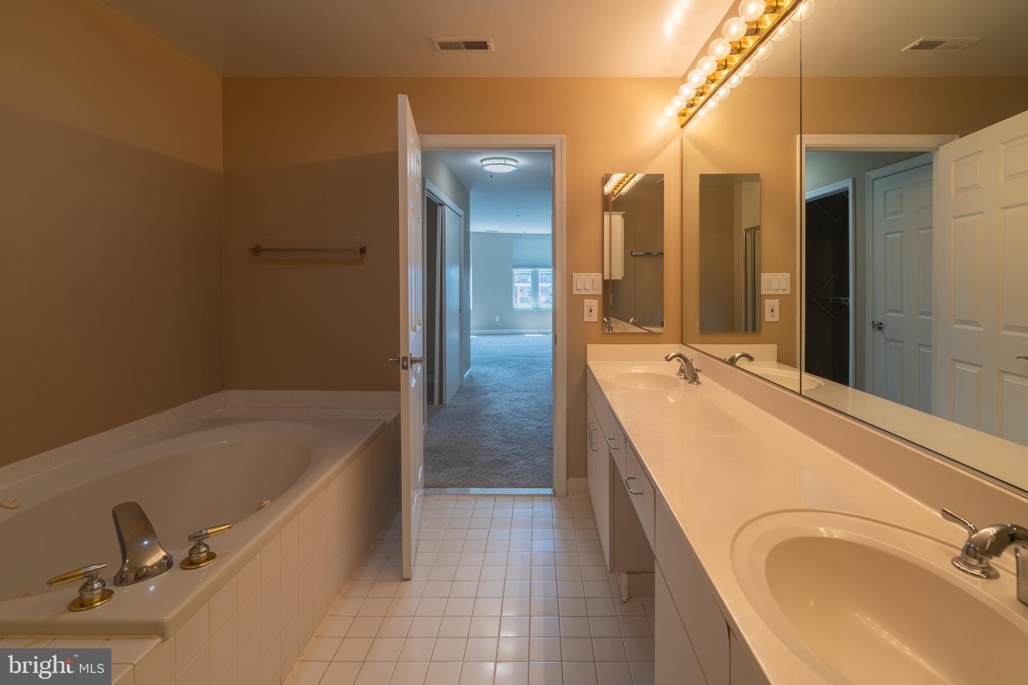 HARBORVIEW CONDOMINIUMS - Residential