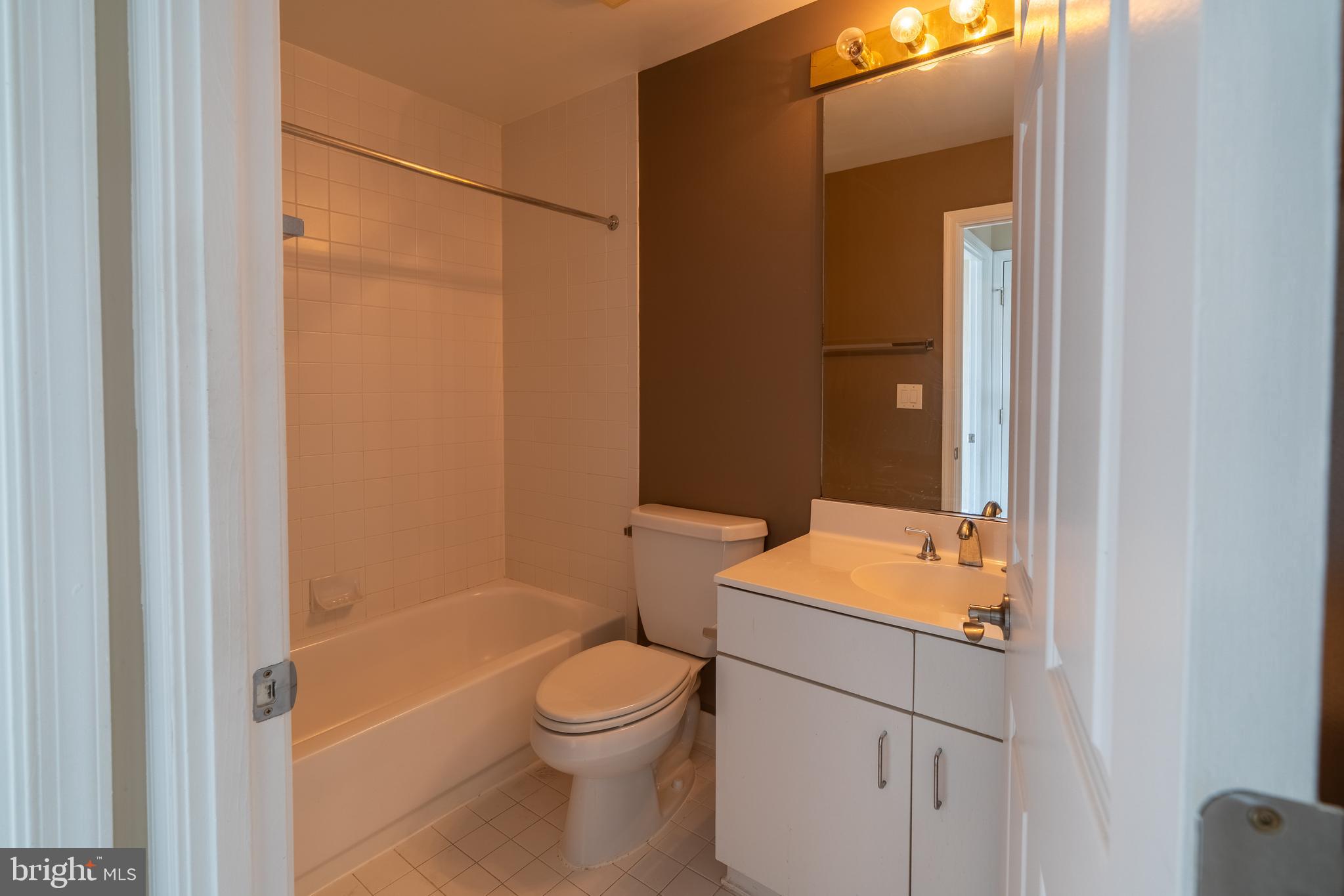 HARBORVIEW CONDOMINIUMS - Residential