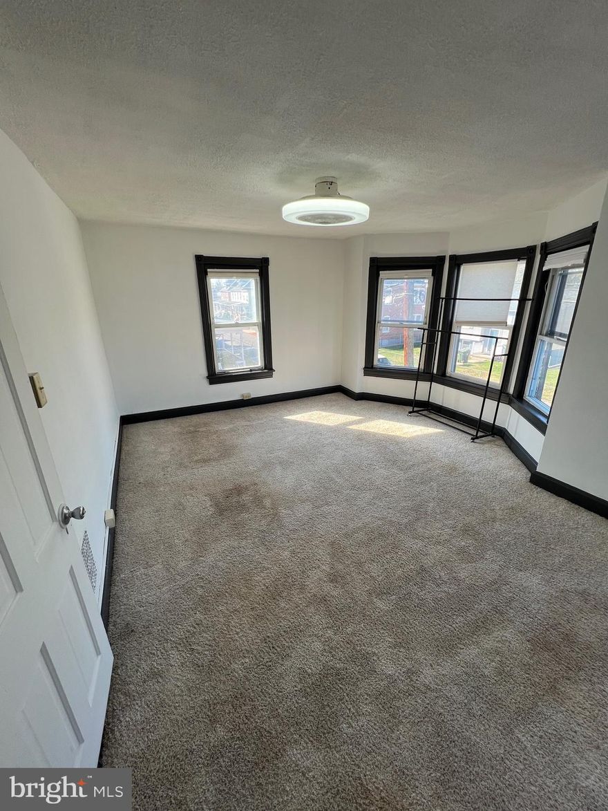 Bright and inviting, this 3-bedroom, 1-bath home features an open island kitchen, in-unit washer and dryer, and an abundance of natural light throughout. 

Located in the heart of Hagerstown, Maryland’s vibrant West End neighborhood, you’ll enjoy easy access to shopping, dining, parks and commuter routes. Just a short drive from downtown Hagerstown and near the scenic Hagerstown City Park, this home offers both convenience and character. 

All appliances convey. Tenant pays all utilities, including water & sewer.