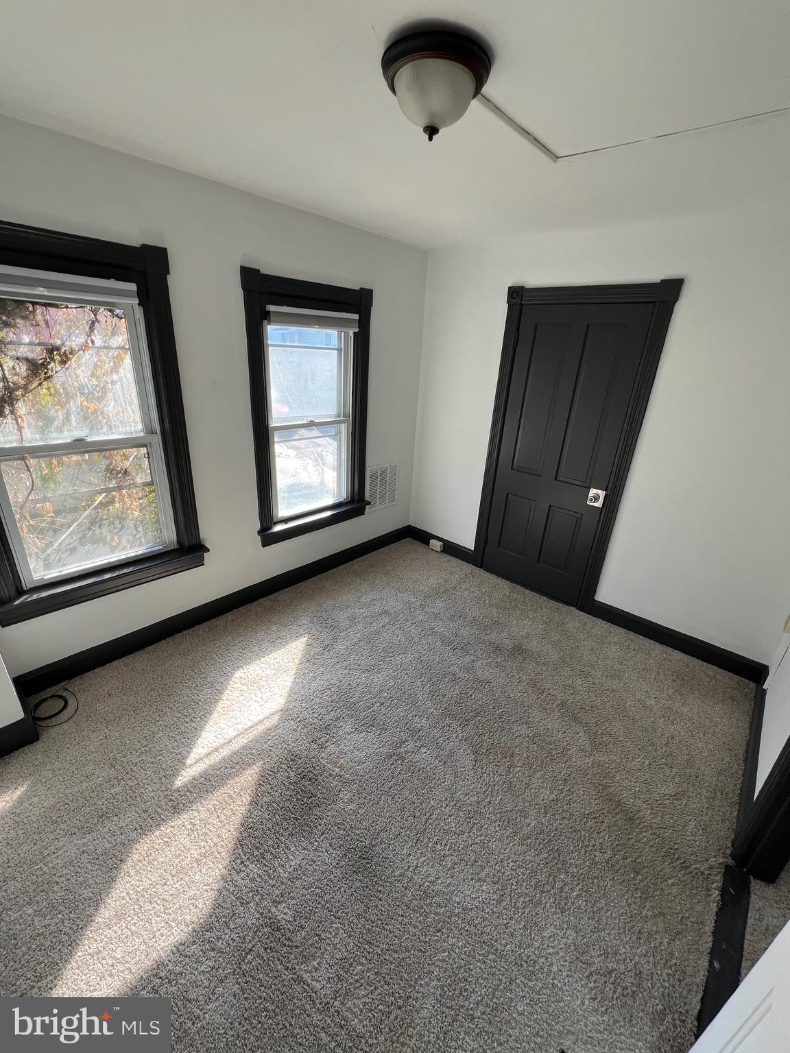 DOWNTOWN HAGERSTOWN - Residential Lease