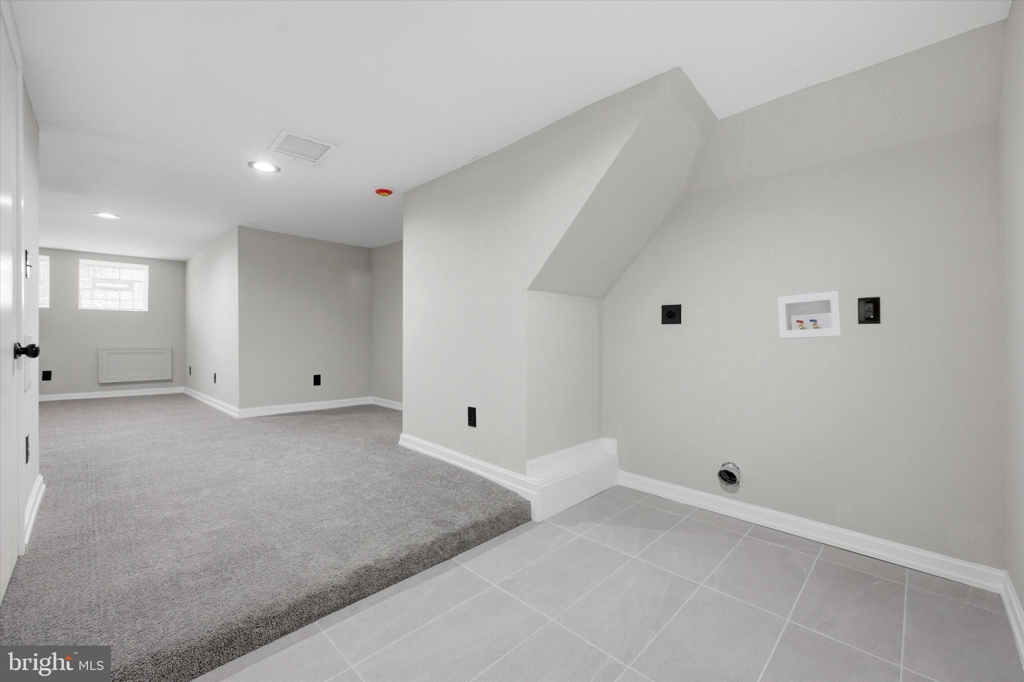WEST OAK LANE - Residential