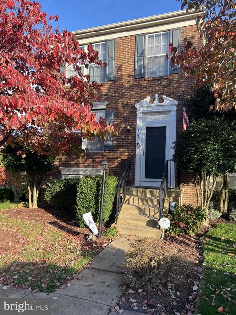 134 SHIRLEY SQUARE SE LEESBURG VA 20175