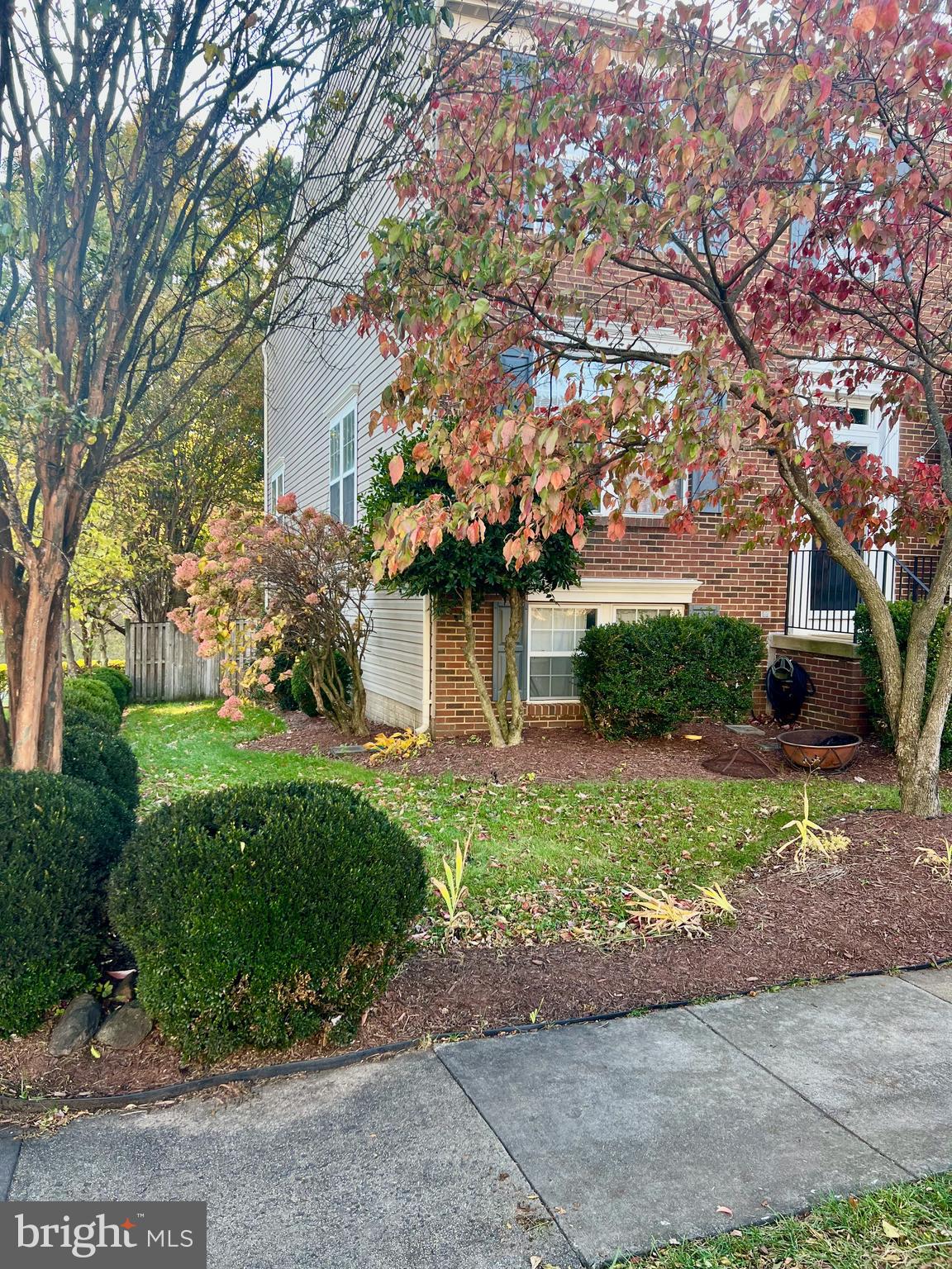 134 SHIRLEY SQUARE SE