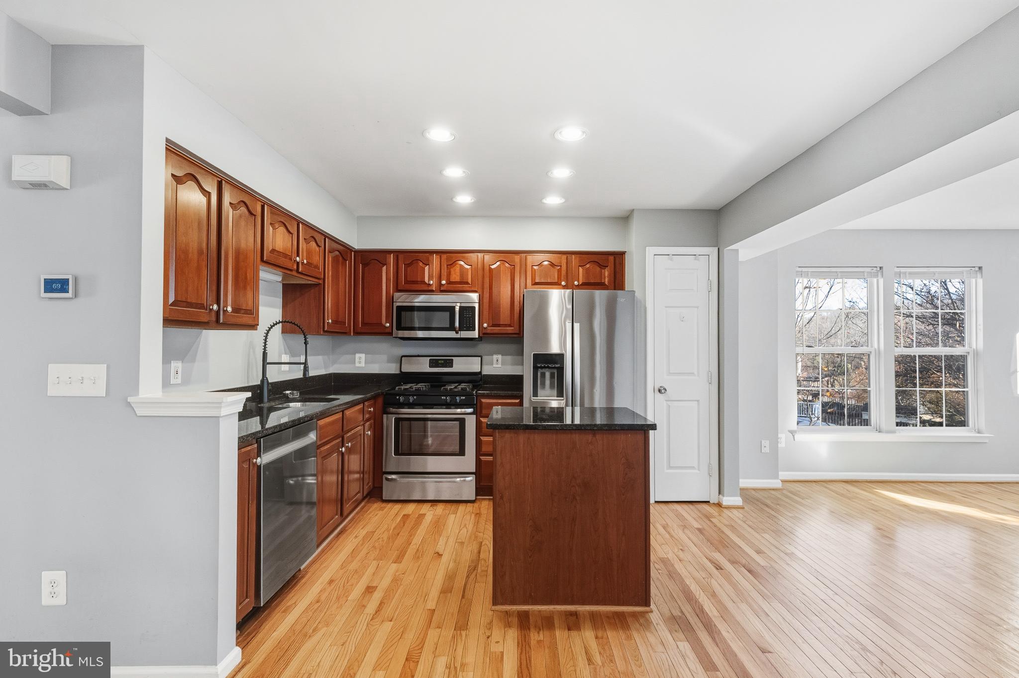 STRATFORD - Residential