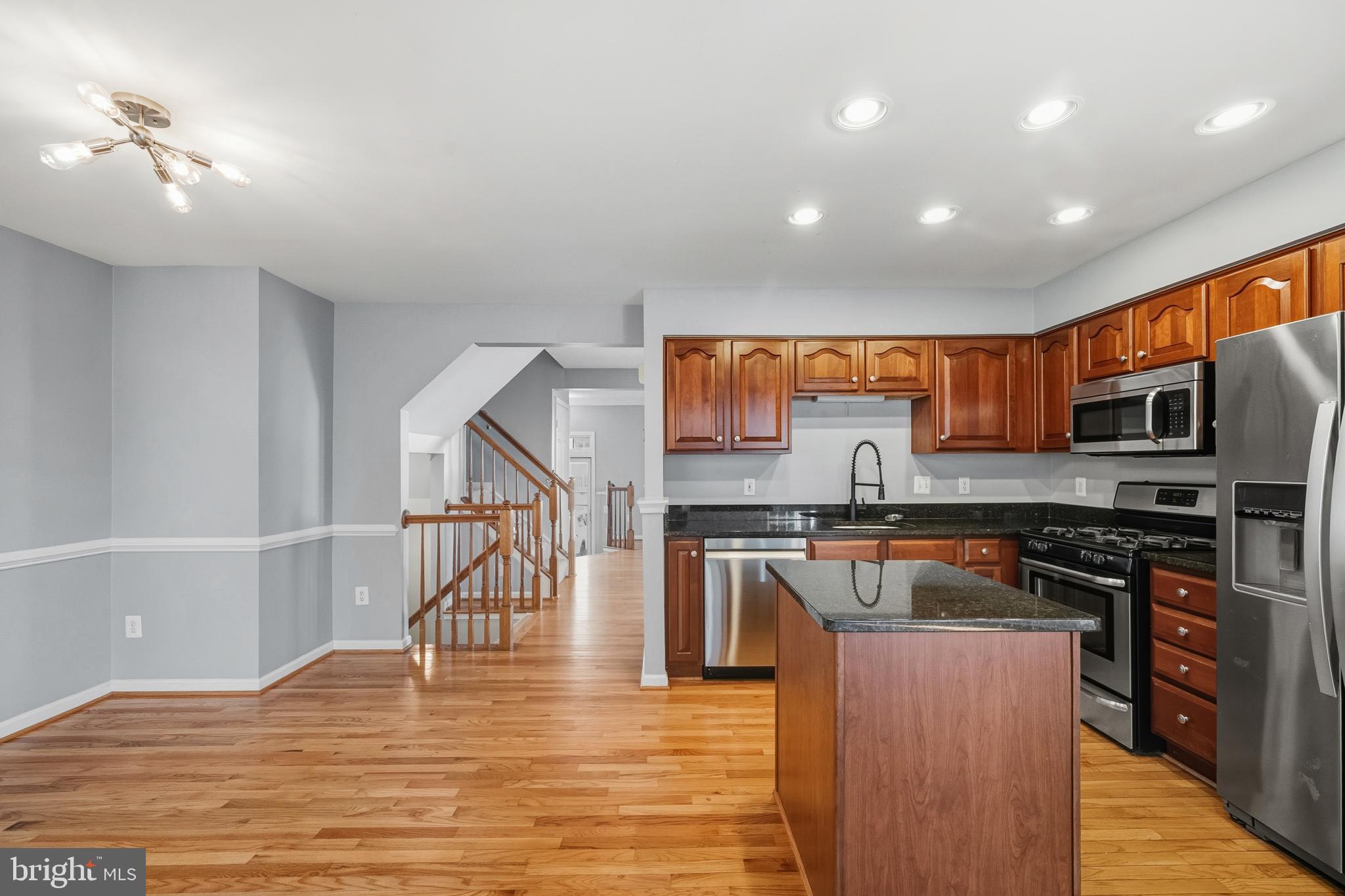 STRATFORD - Residential