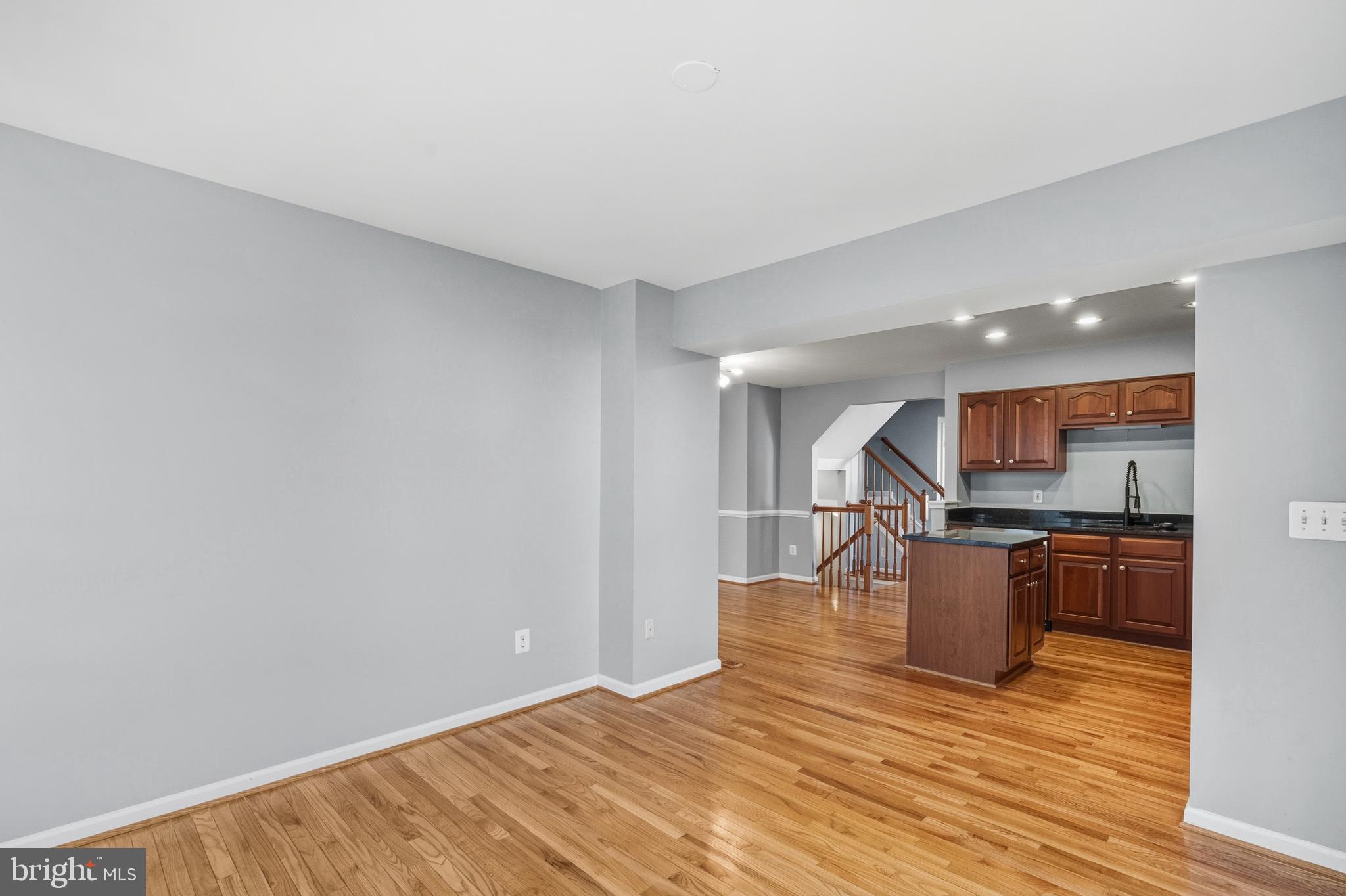 STRATFORD - Residential