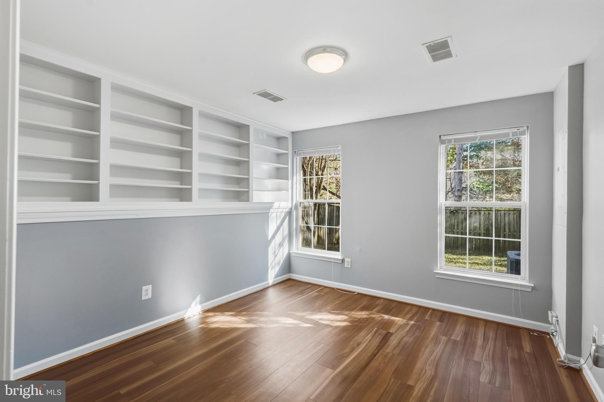 STRATFORD - Residential