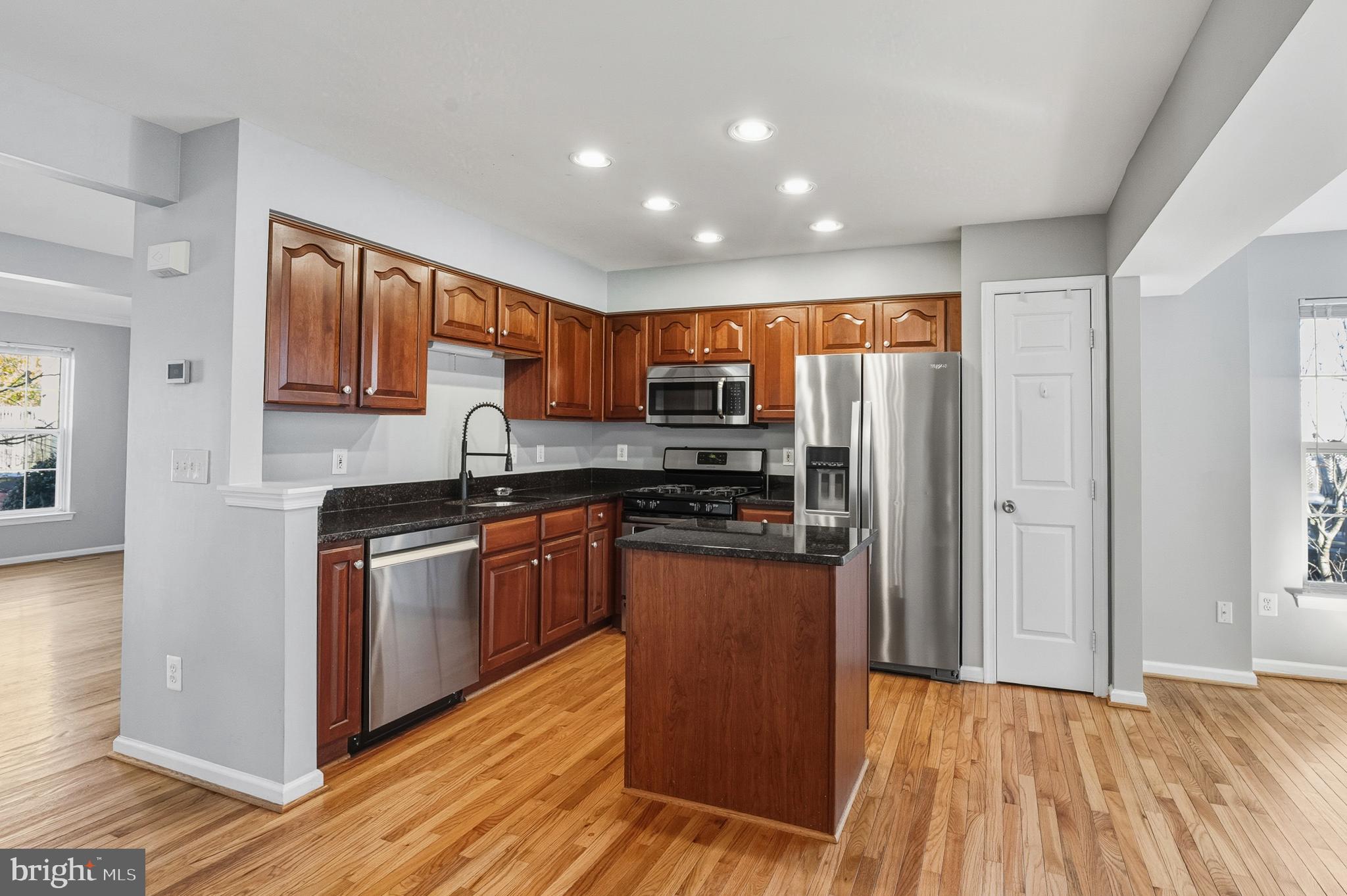 STRATFORD - Residential