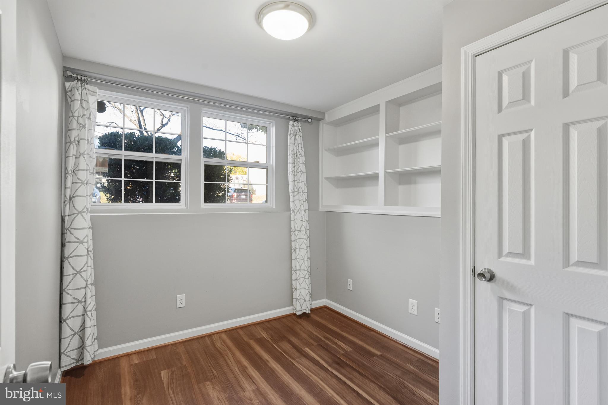 STRATFORD - Residential