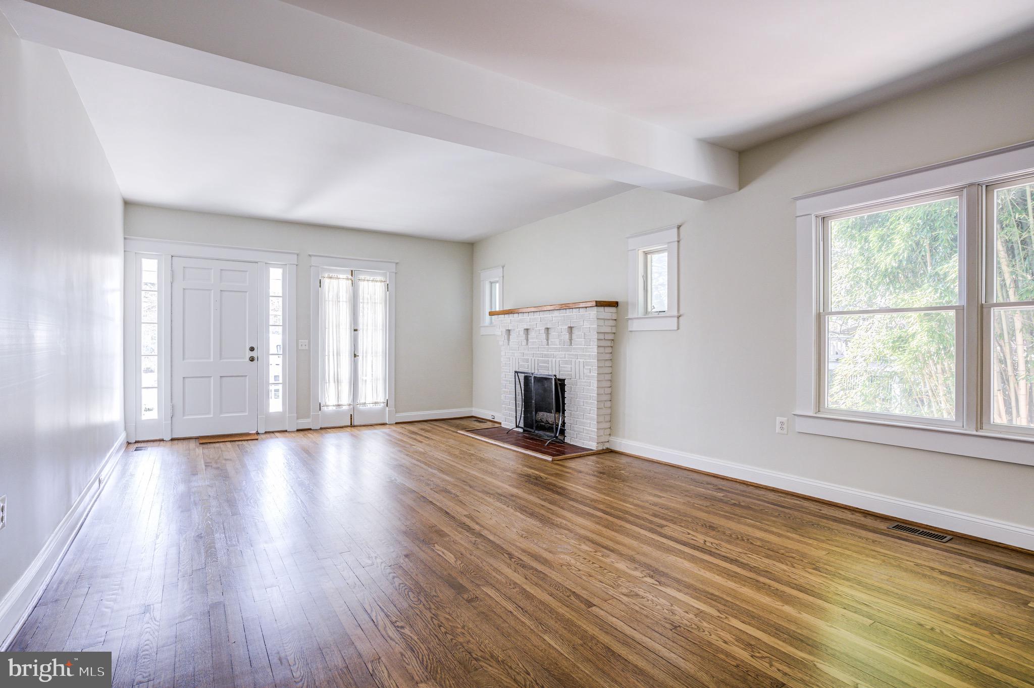 NORTH WOODSIDE - Residential Lease