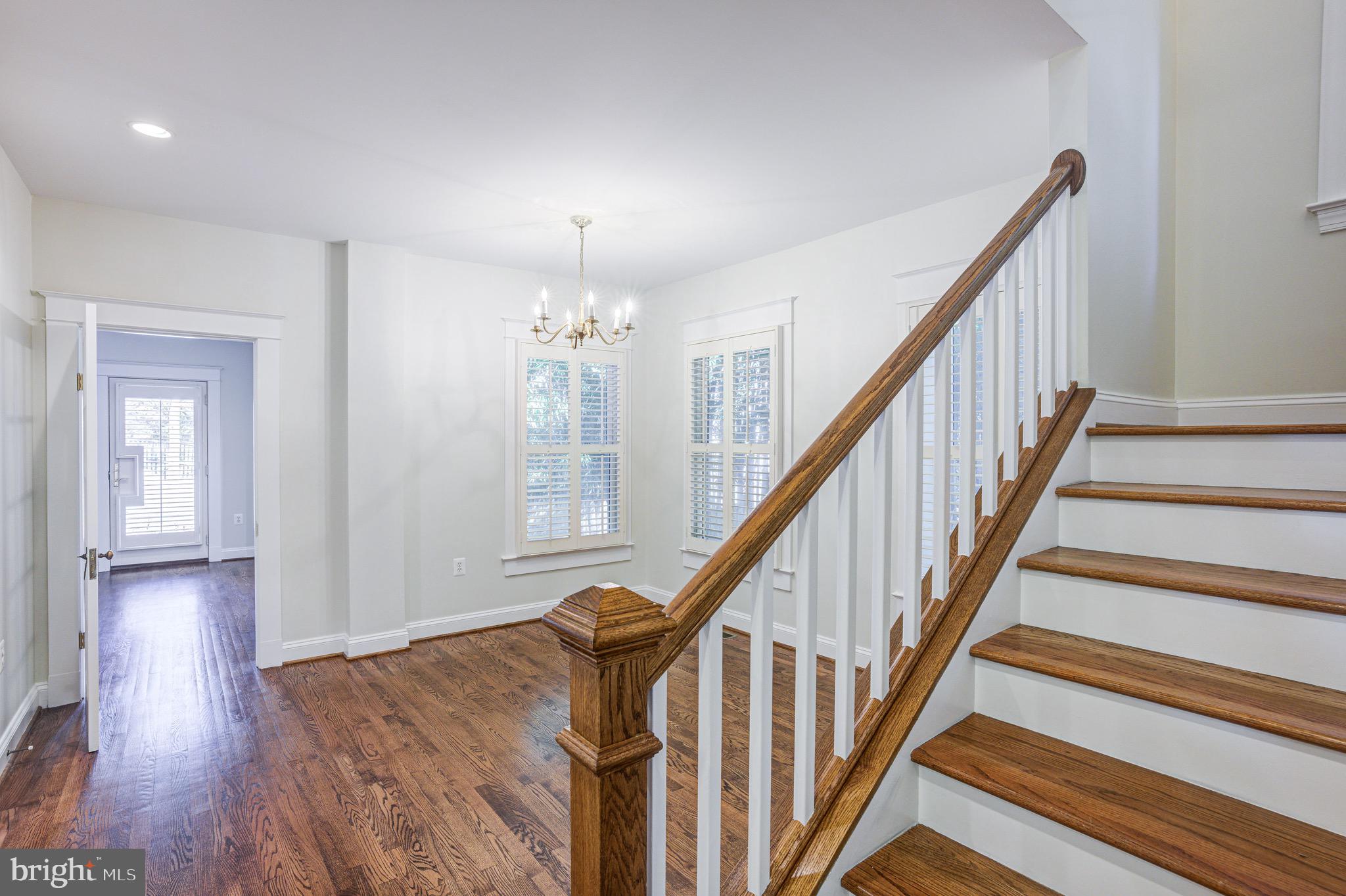 NORTH WOODSIDE - Residential Lease