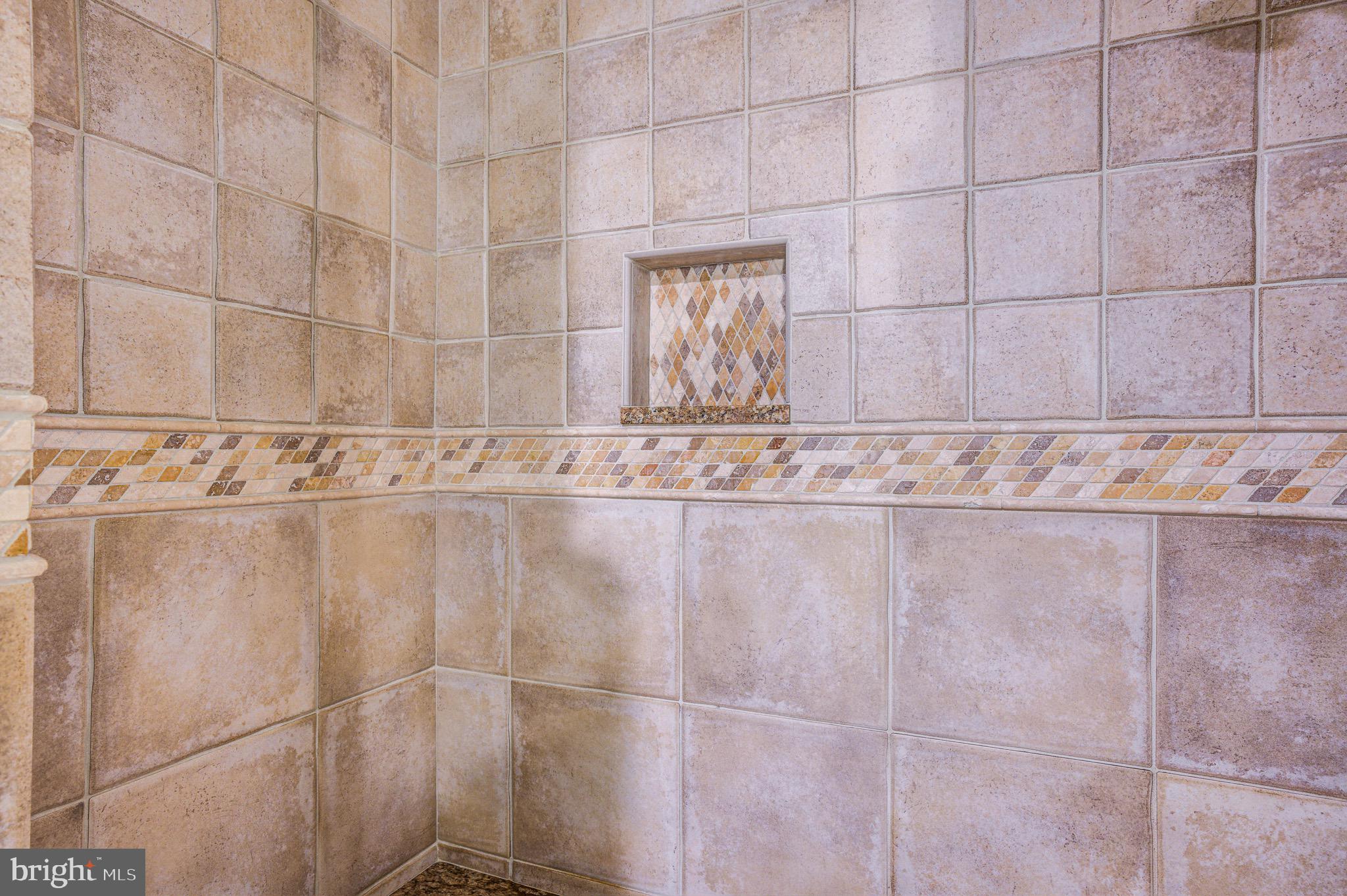 NORTH WOODSIDE - Residential Lease