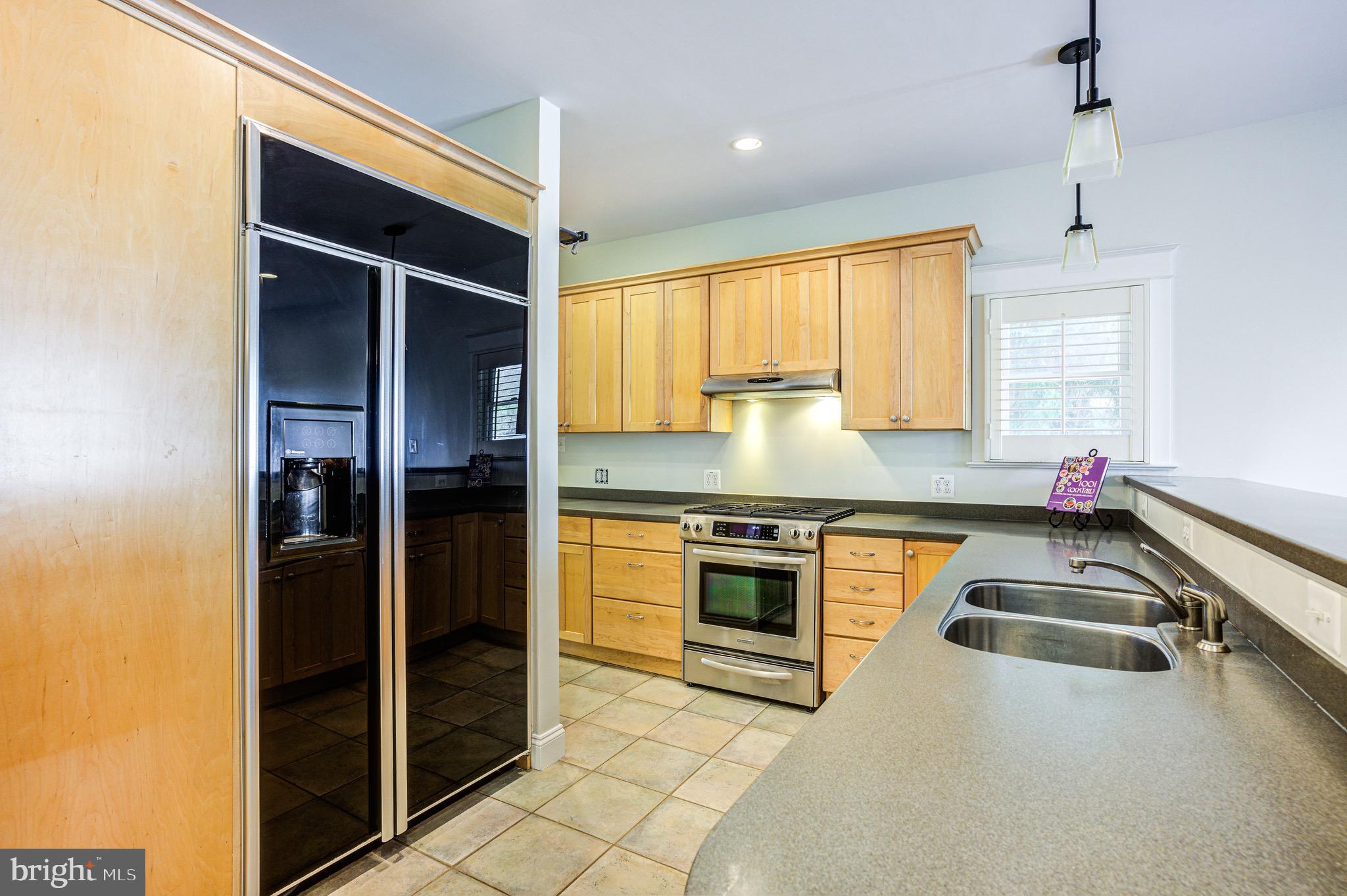 NORTH WOODSIDE - Residential Lease