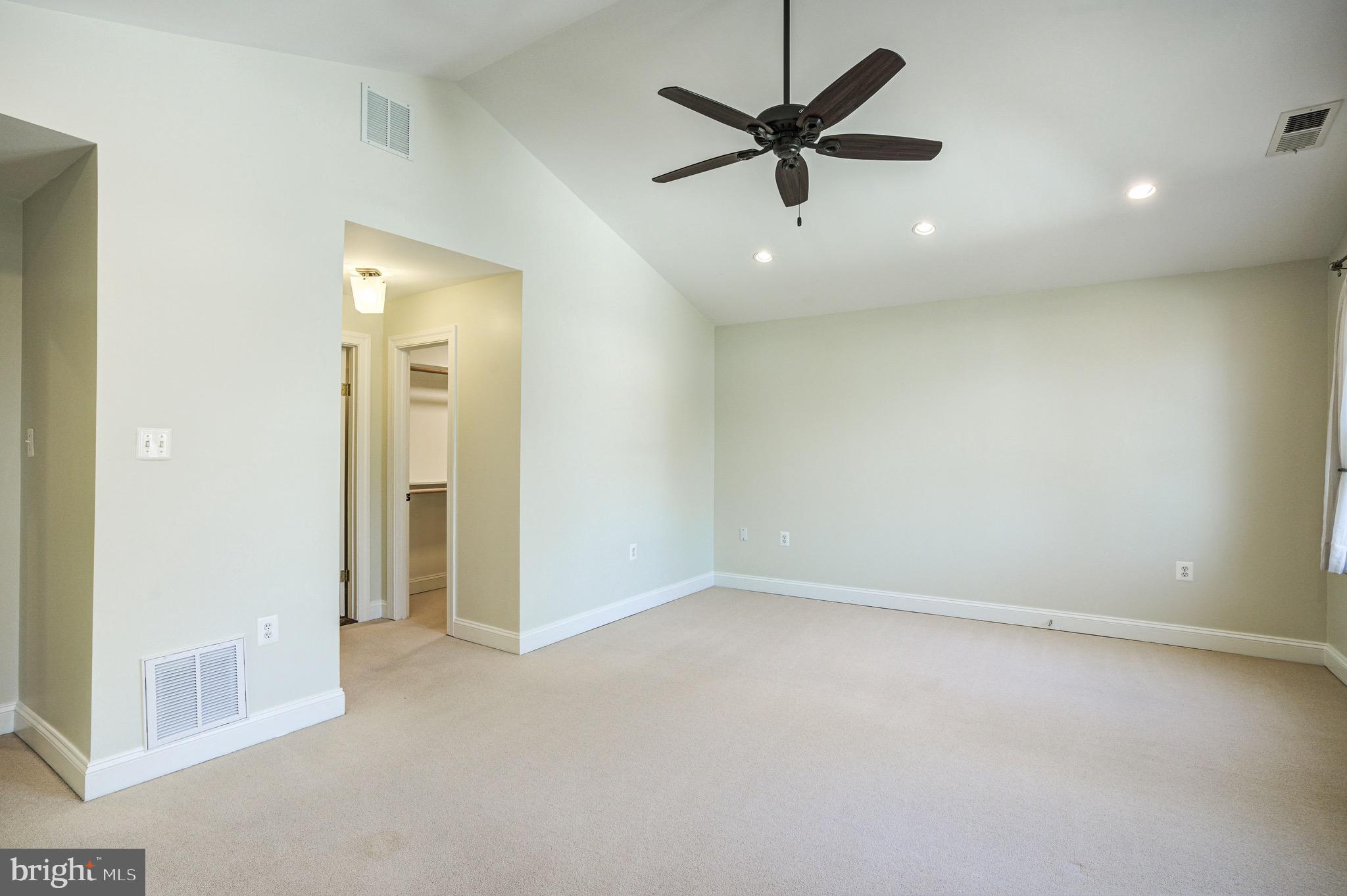 NORTH WOODSIDE - Residential Lease