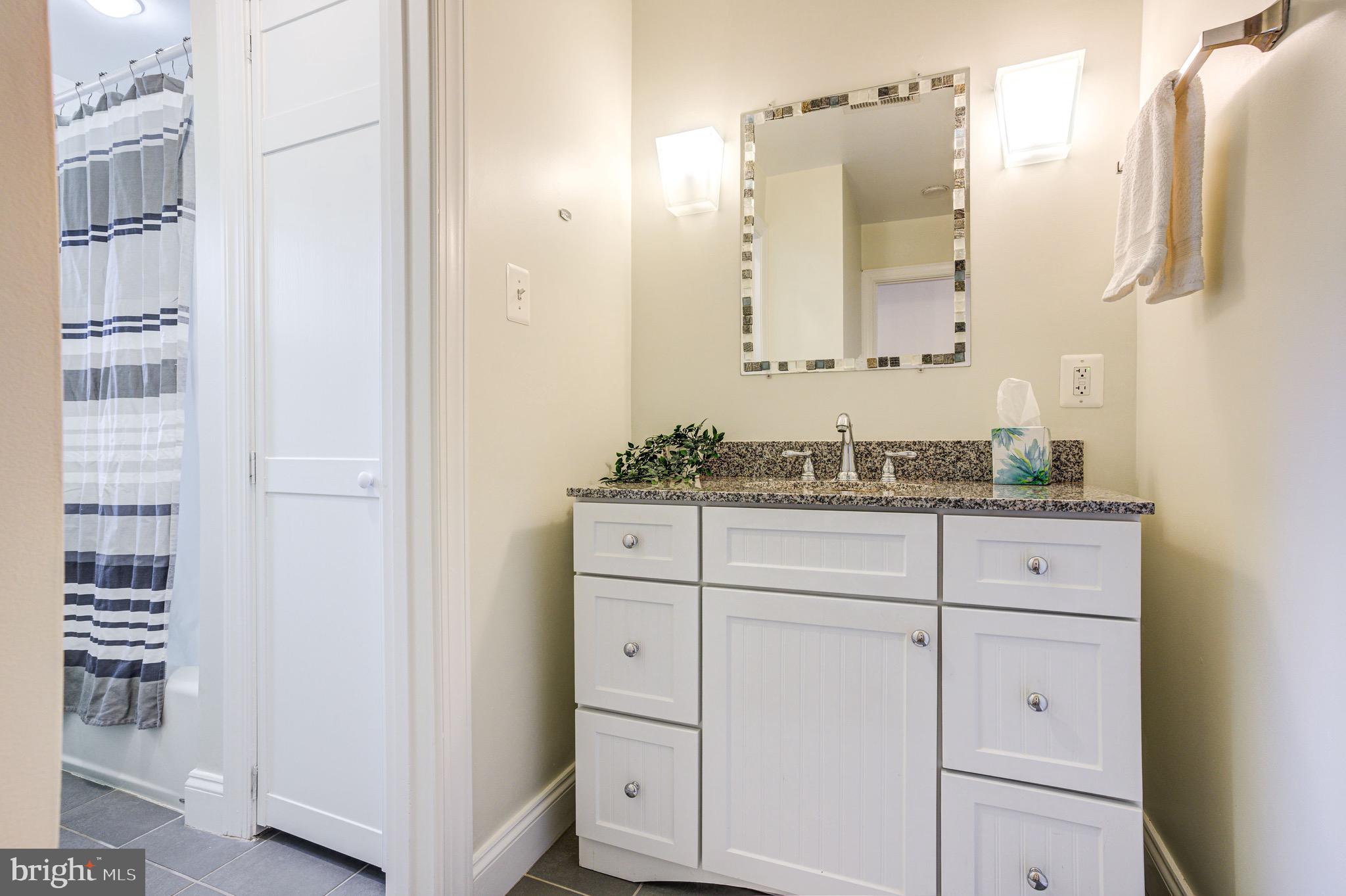 NORTH WOODSIDE - Residential Lease