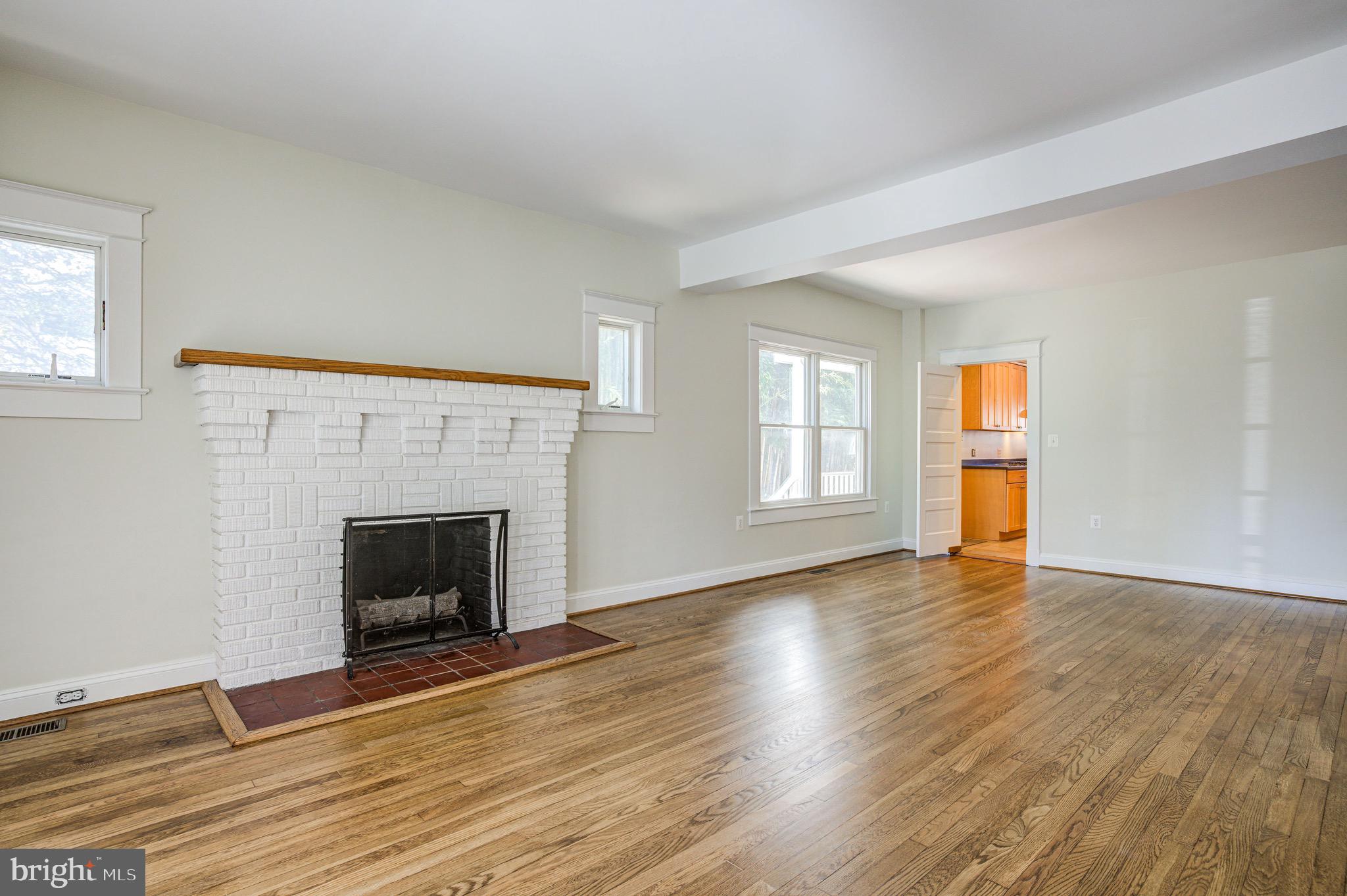 NORTH WOODSIDE - Residential Lease