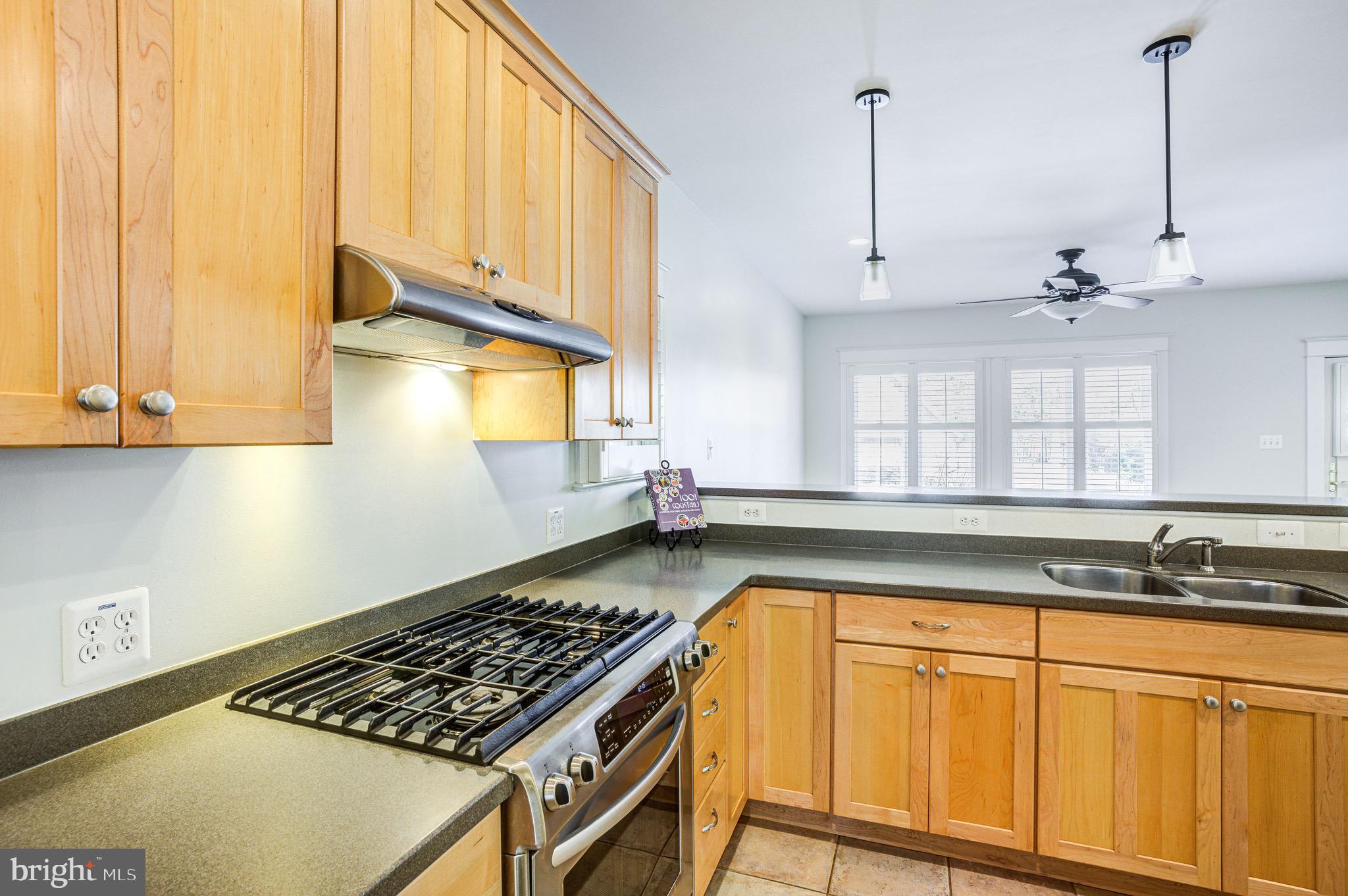 NORTH WOODSIDE - Residential Lease