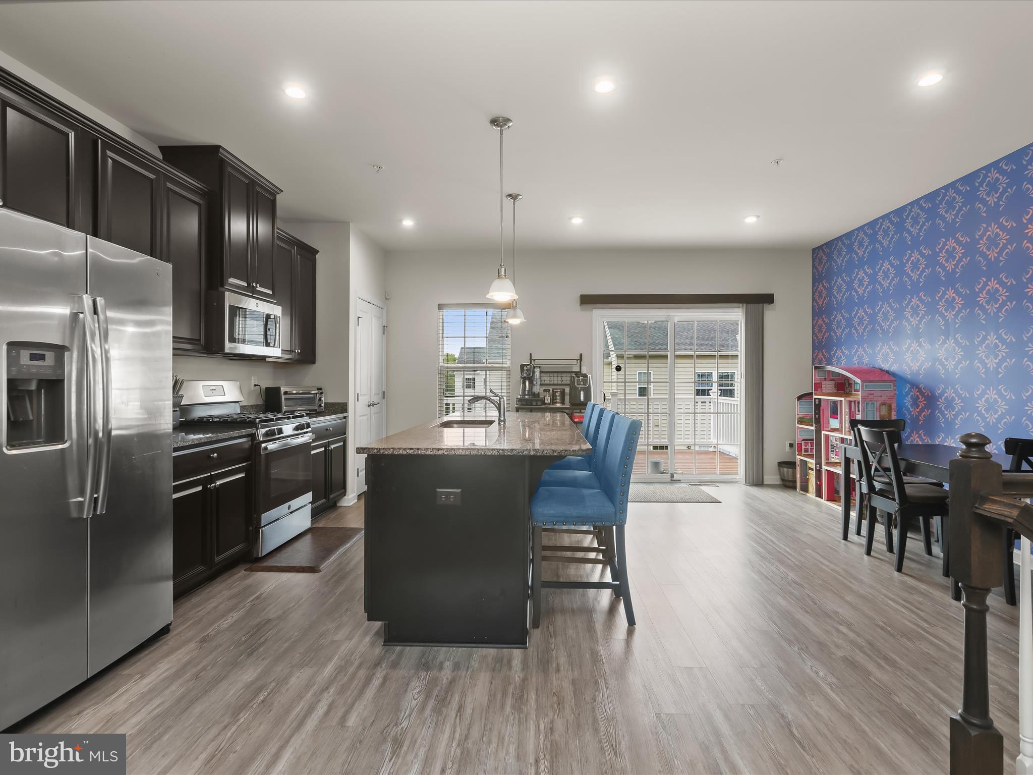 HIGHGATE VILLAGE - Residential