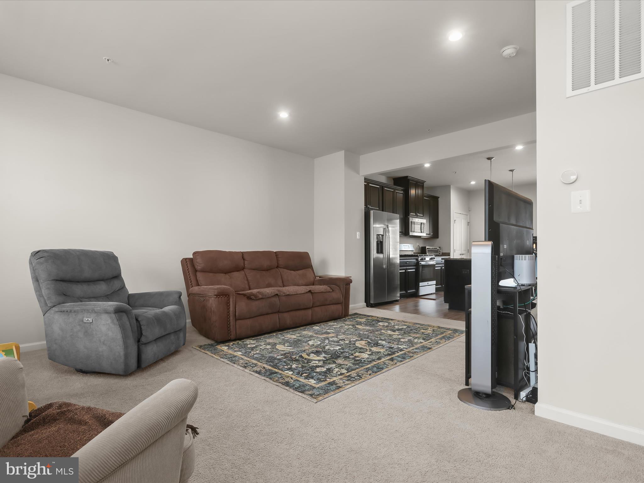 HIGHGATE VILLAGE - Residential