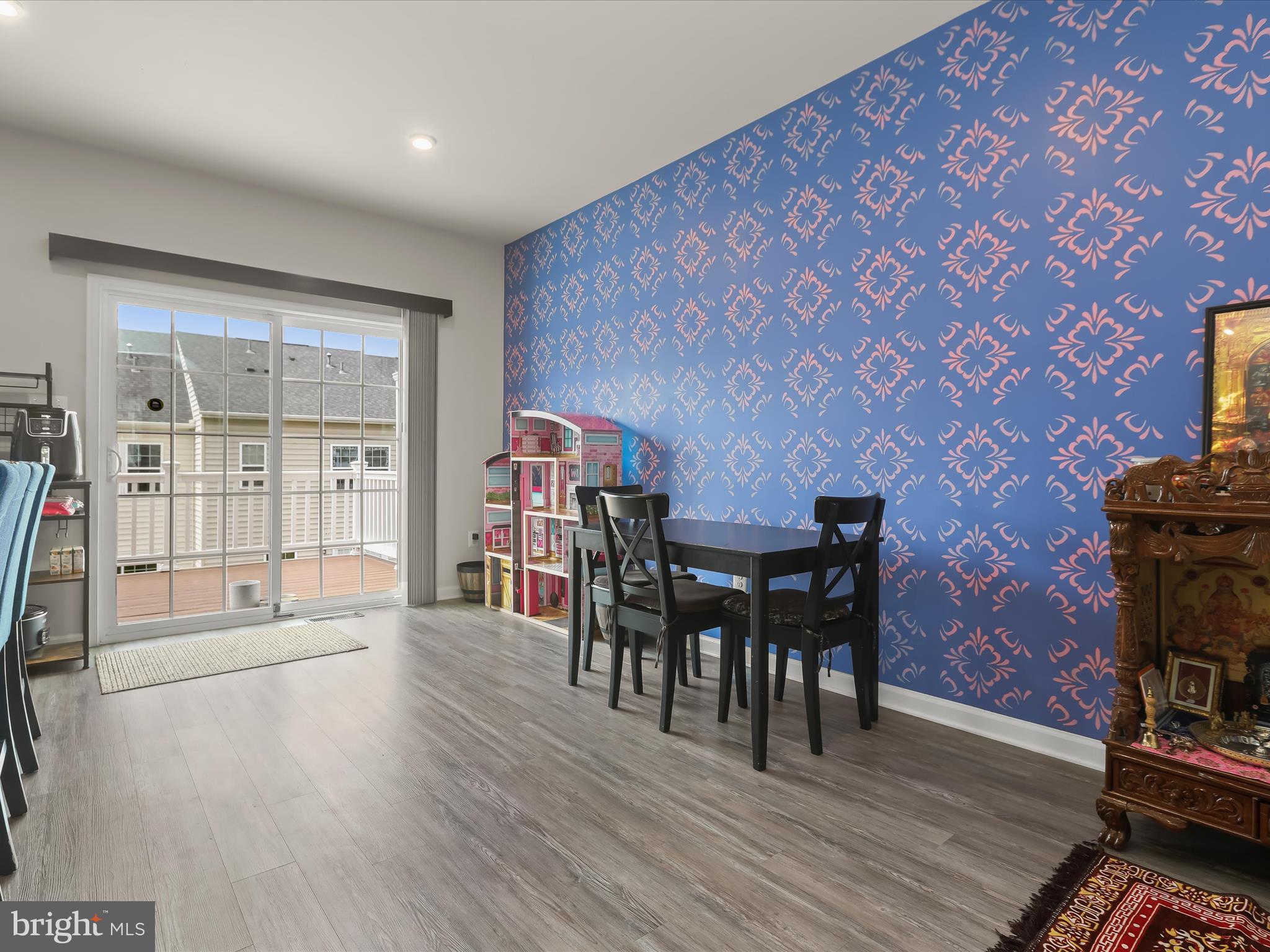 HIGHGATE VILLAGE - Residential