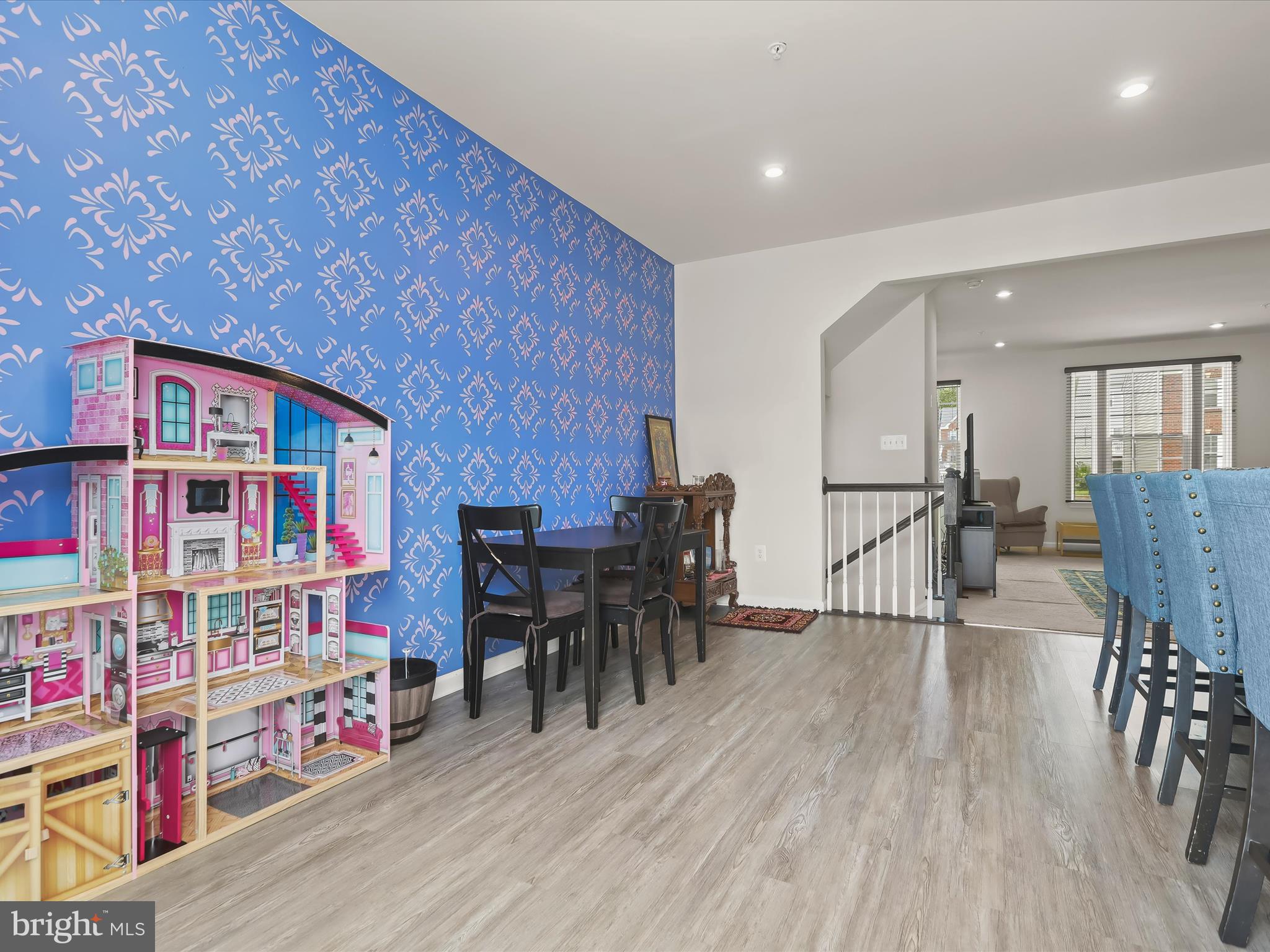 HIGHGATE VILLAGE - Residential