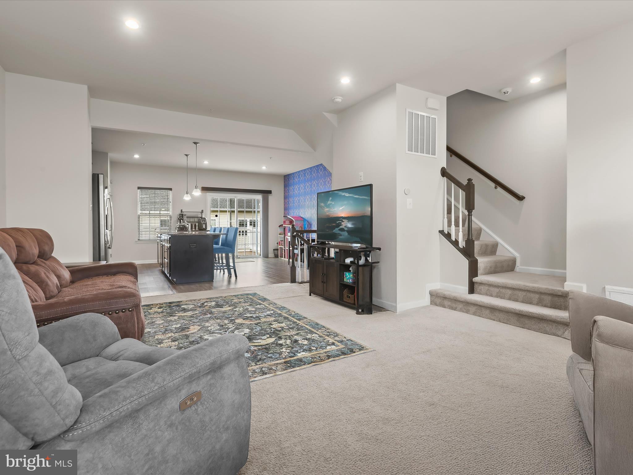 HIGHGATE VILLAGE - Residential