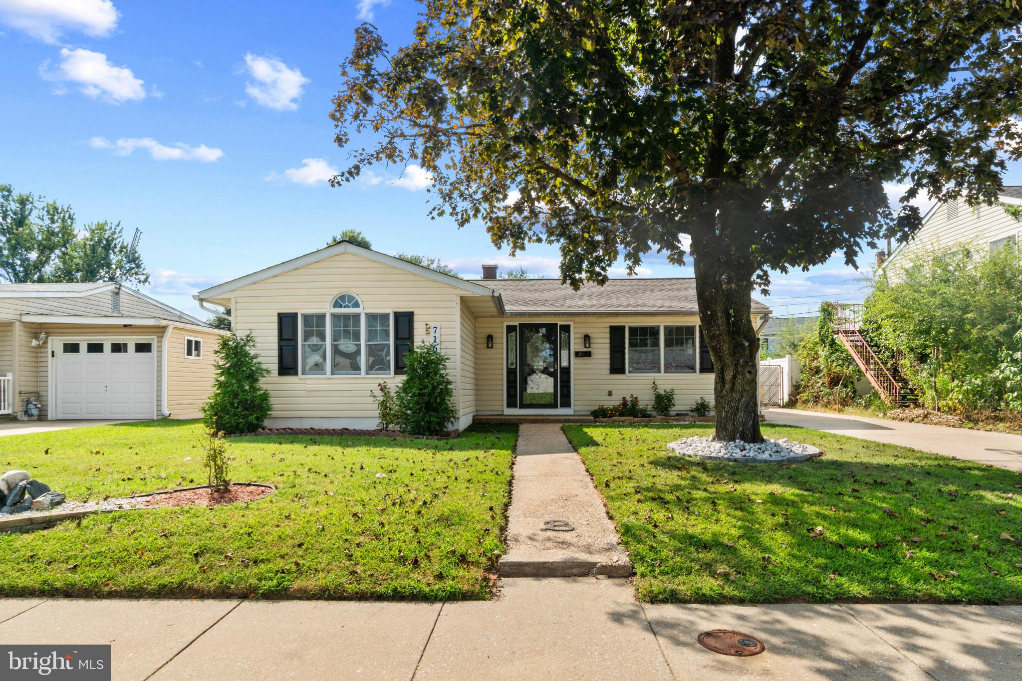 716 HAMLEN ROAD