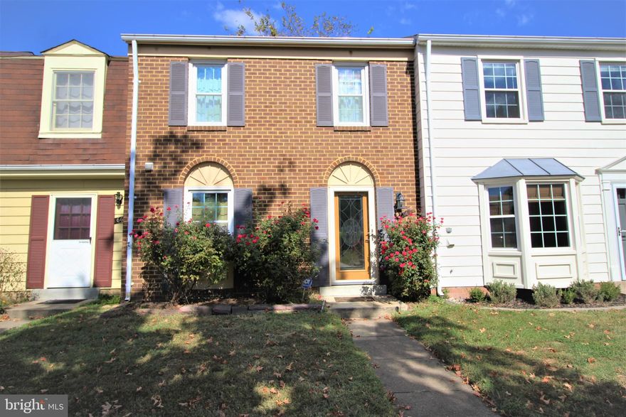 In the heart of Kingstowne, this 2-Level, 3 bed, 2.5 bath townhouse with brick front is just minutes to the Springfield Metro Station. Complete with built in shelving and laminate flooring. Upgraded kitchen with stainless steel appliances. Assigned space with lots of extra parking available. Large brick patio made of concrete backs to common area. Easy access to 95/395/495 & Fairfax County Parkway.