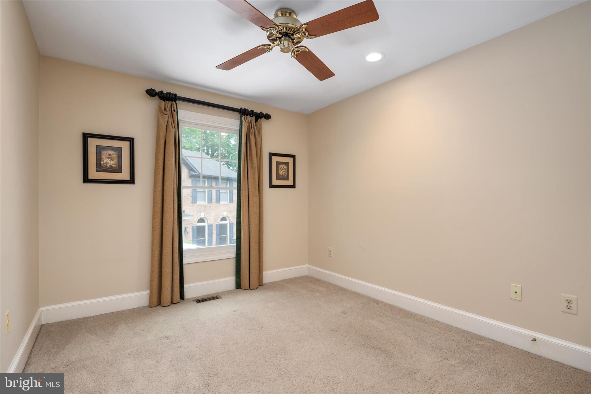 TIMBERLAWN - Residential